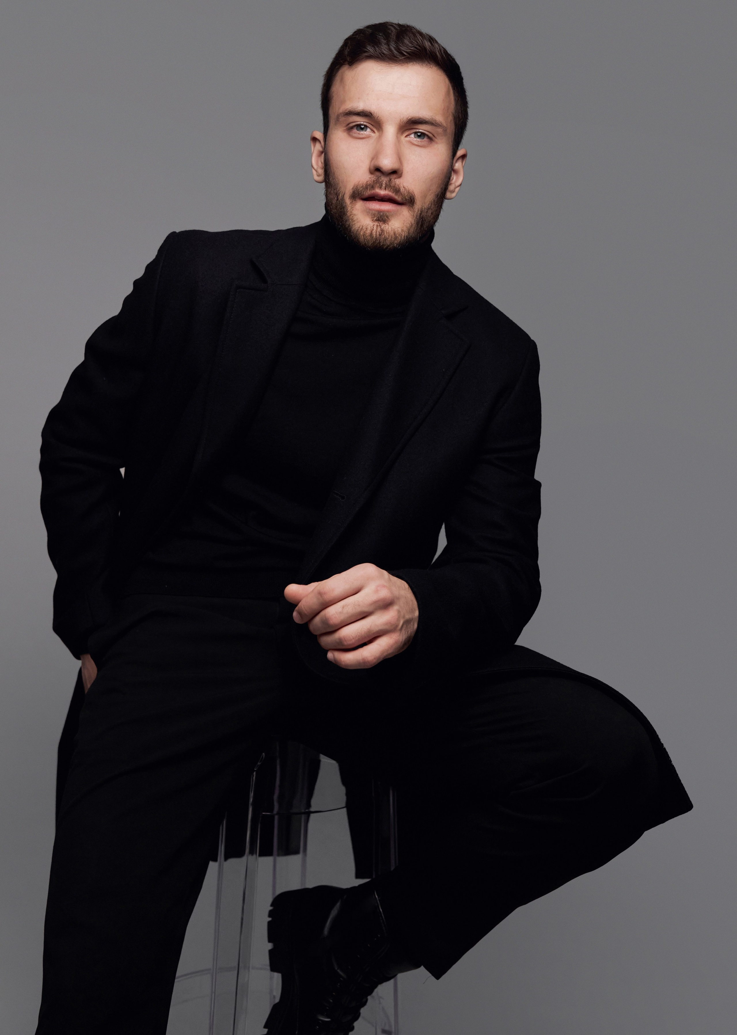 Портфолио Парня модели Глеб Русанду. Продакшен г. Москва съемка мужской одежды, мужские модели, фото и видео, организация под ключ