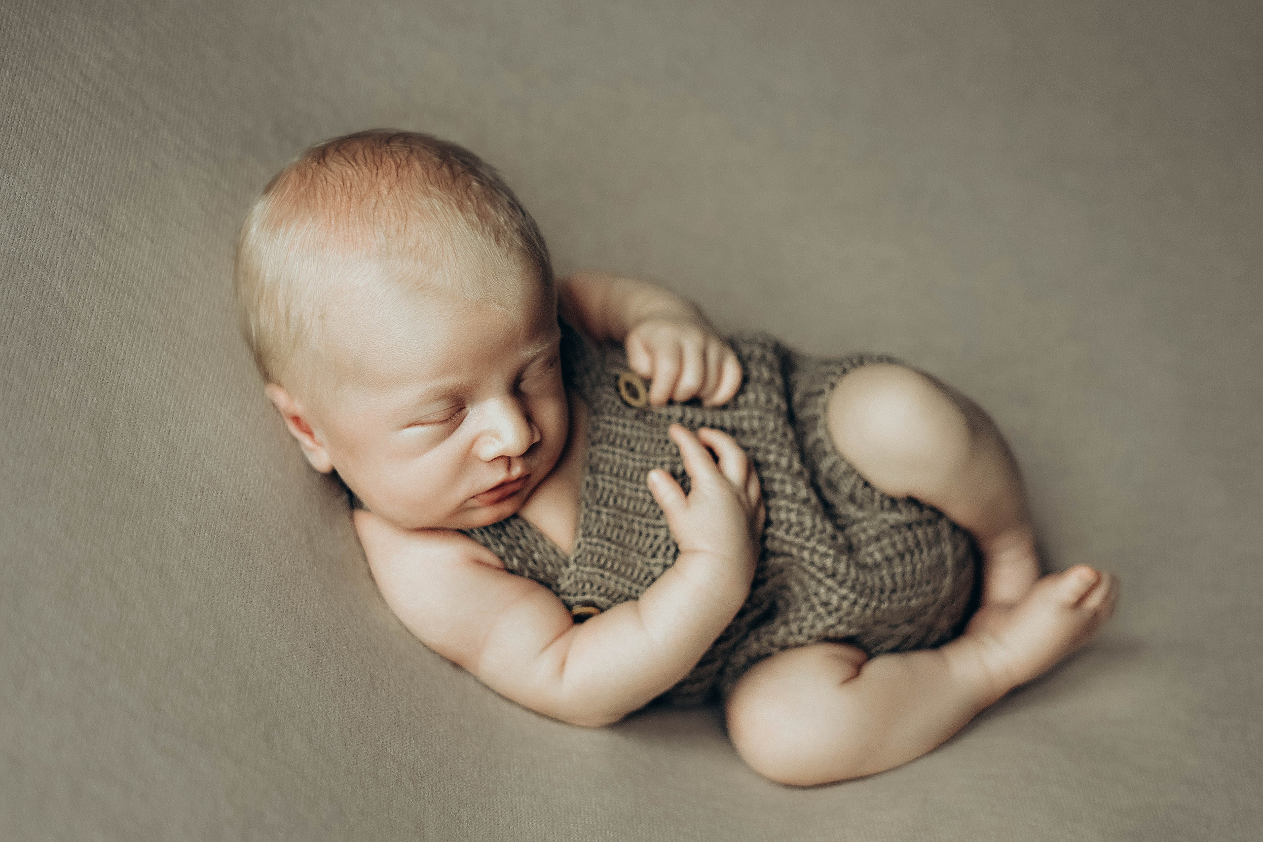 фотограф фотосессия ньюборн новорожденный малыш лайфстайл классический newborn фотосессия в краснодаре фотограф в краснодаре роды роддом фотограф