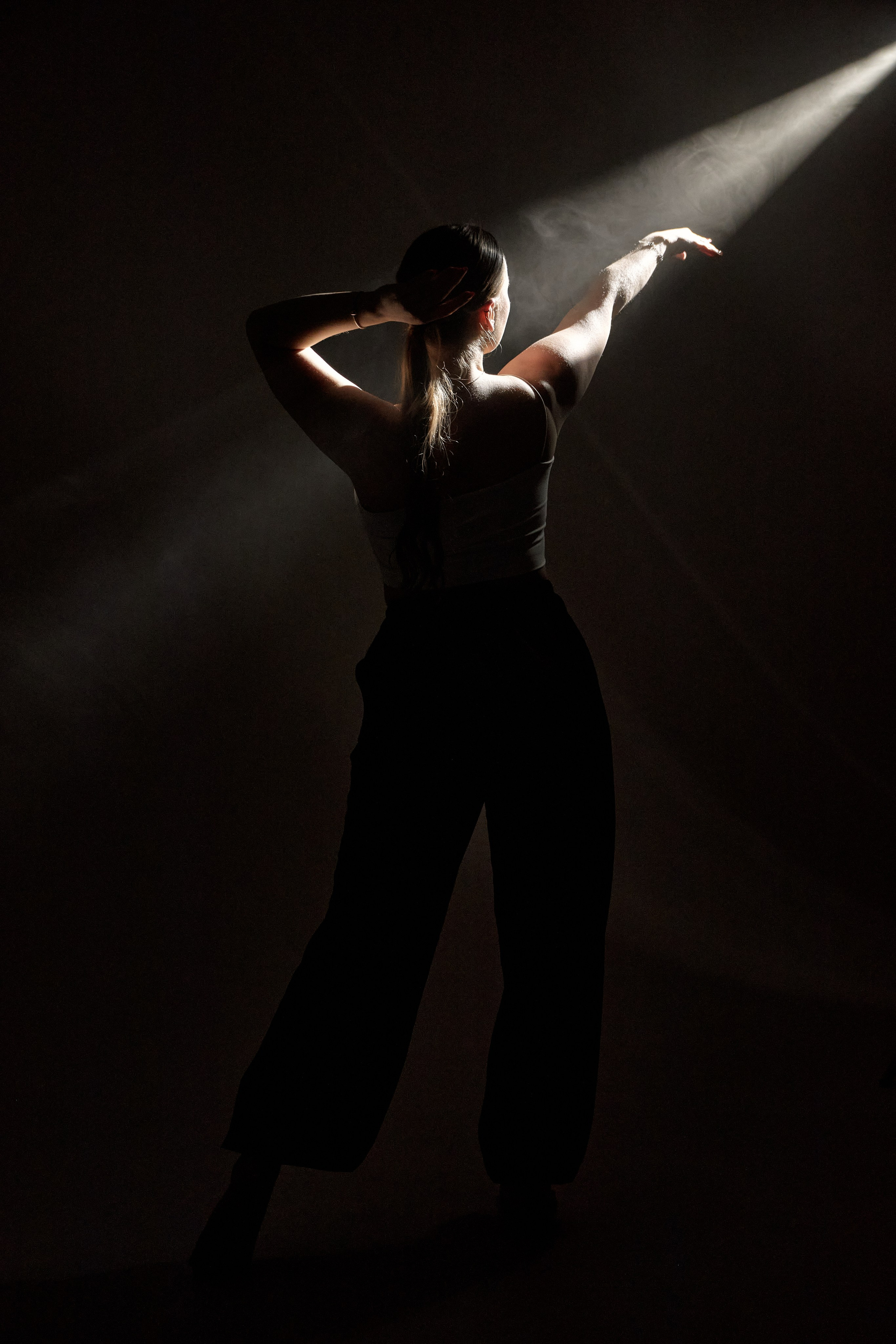 Танец. Фотограф Алексей Яковлев