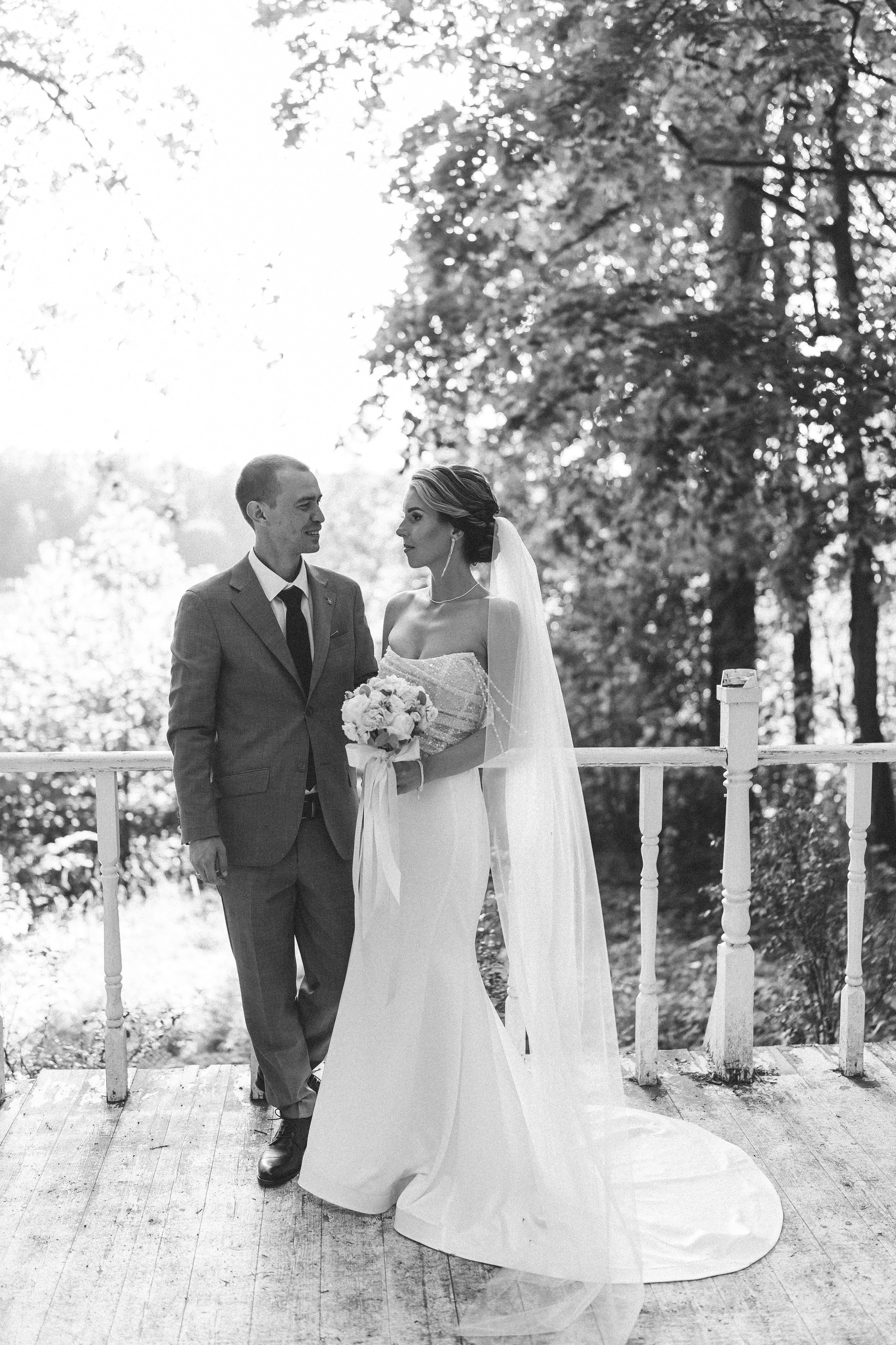 Свадебная фотосессия с росписью в ЗАГСе Видное и фотосессией с машиной. Свадебный фотограф в Москве — Оскар Гелманов