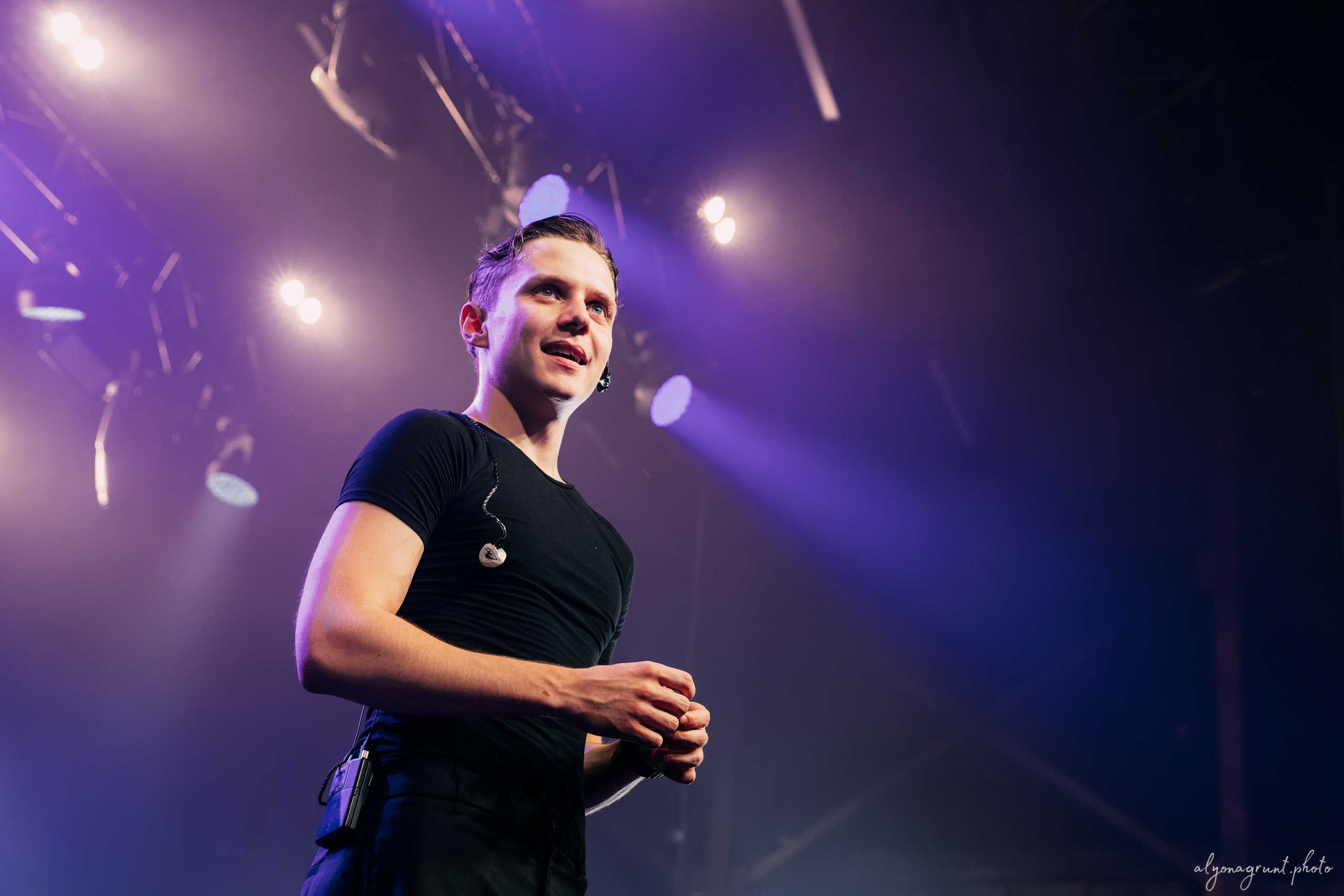 Ваня Дмитриенко, фоторепортаж СПб, A2, 23.10.2025. Алена Адрианова: фотограф в Санкт-Петербурге