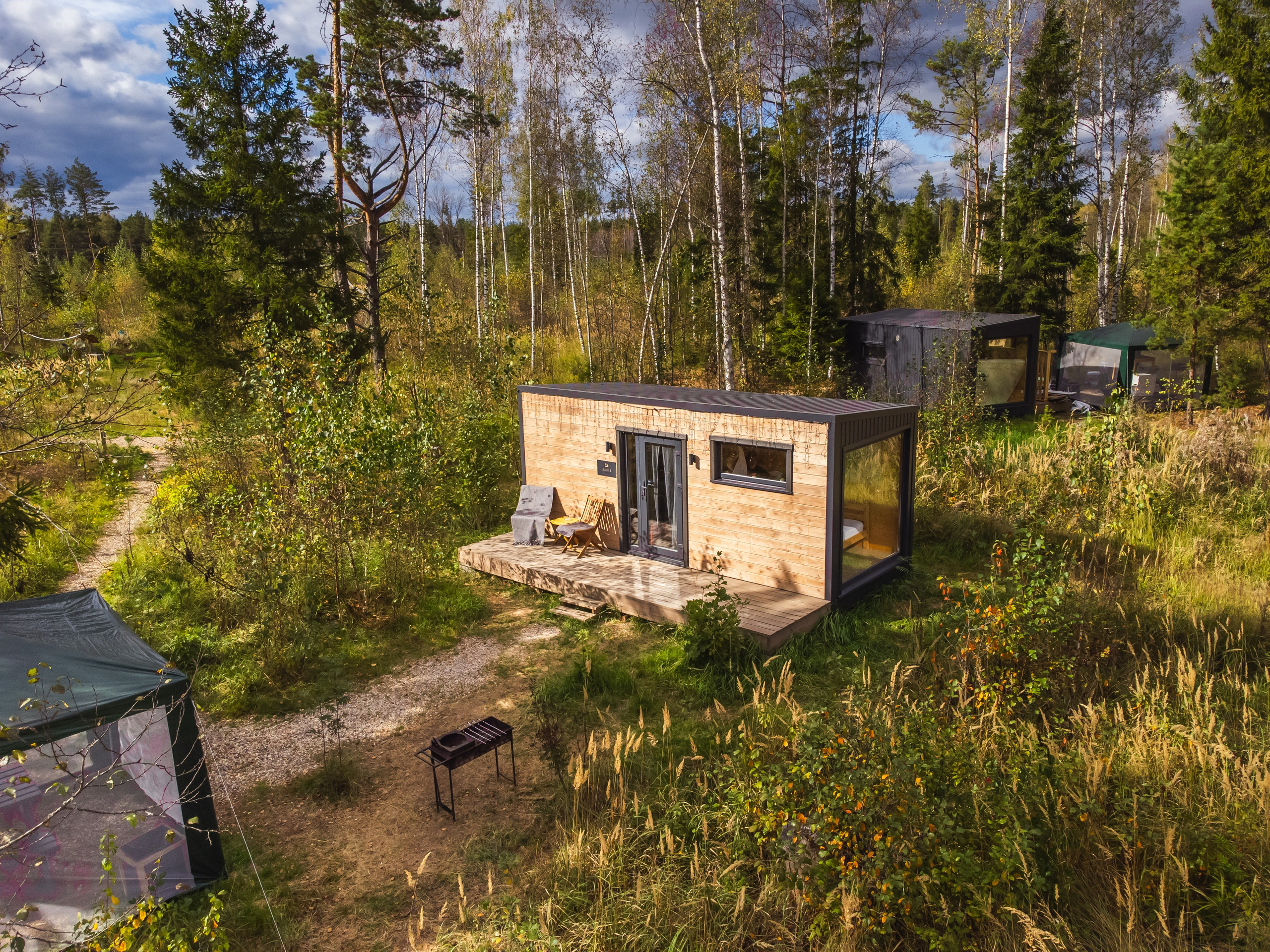 домик, трава, лето, лес, природа, база отдыха, загородный клуб, "ПОБЕГ ИЗ ГОРОДА", день