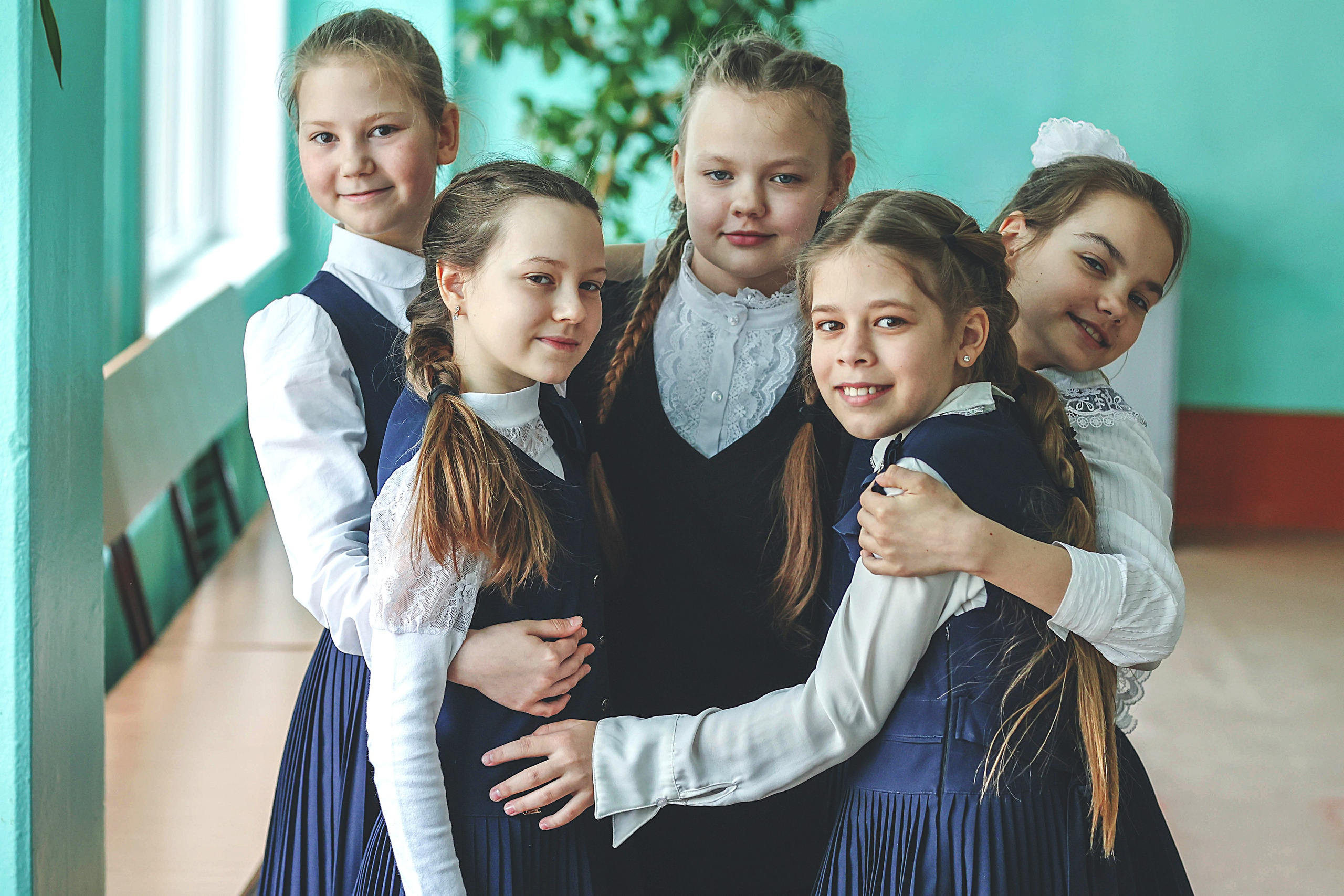 Школьные подружки, школьные друзья