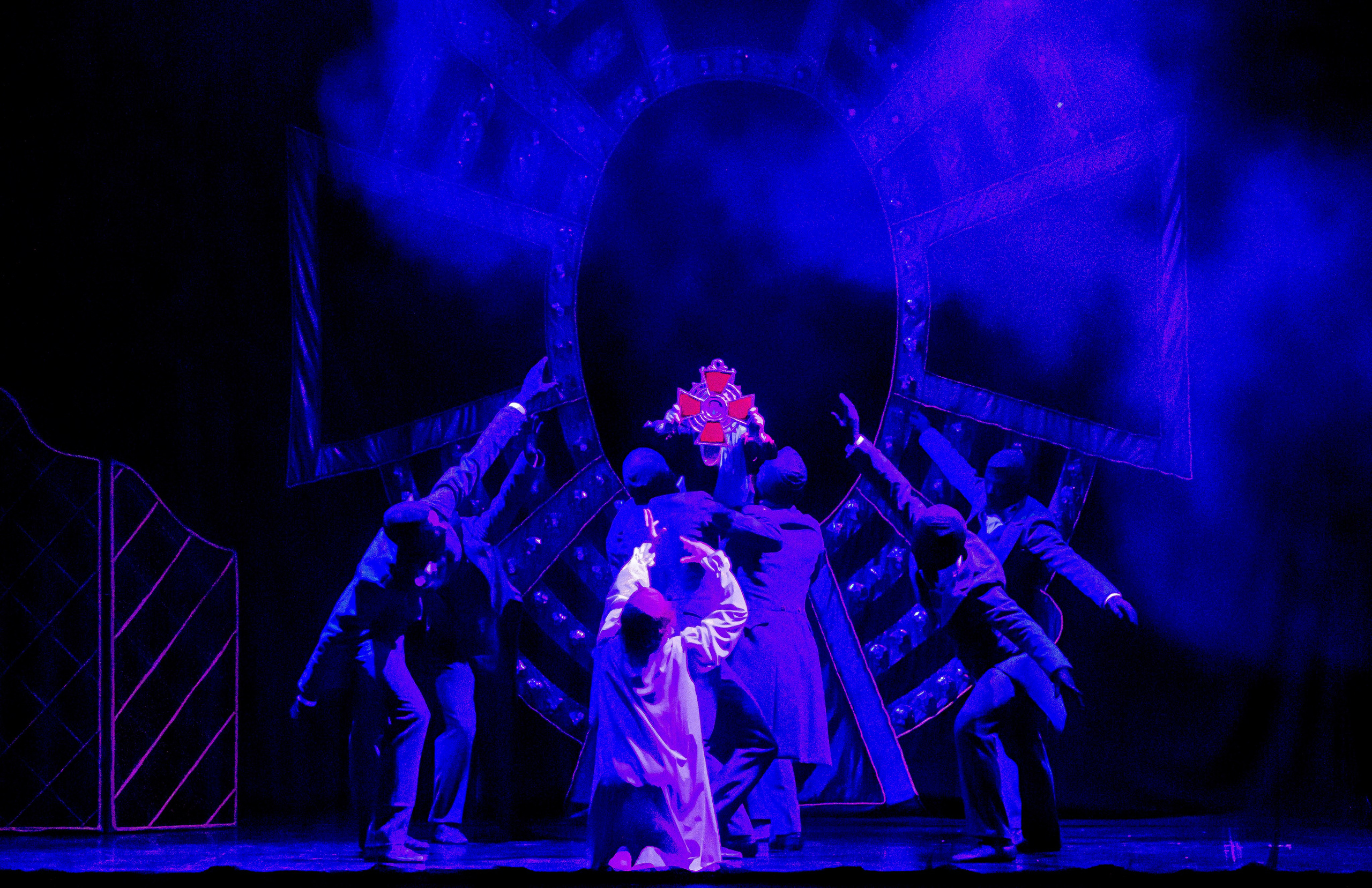 Анюта — спектакль — премьера на сцене Зимнего театра Марийского театра оперы и балета. Фотограф в Сочи Юрий Шептаев