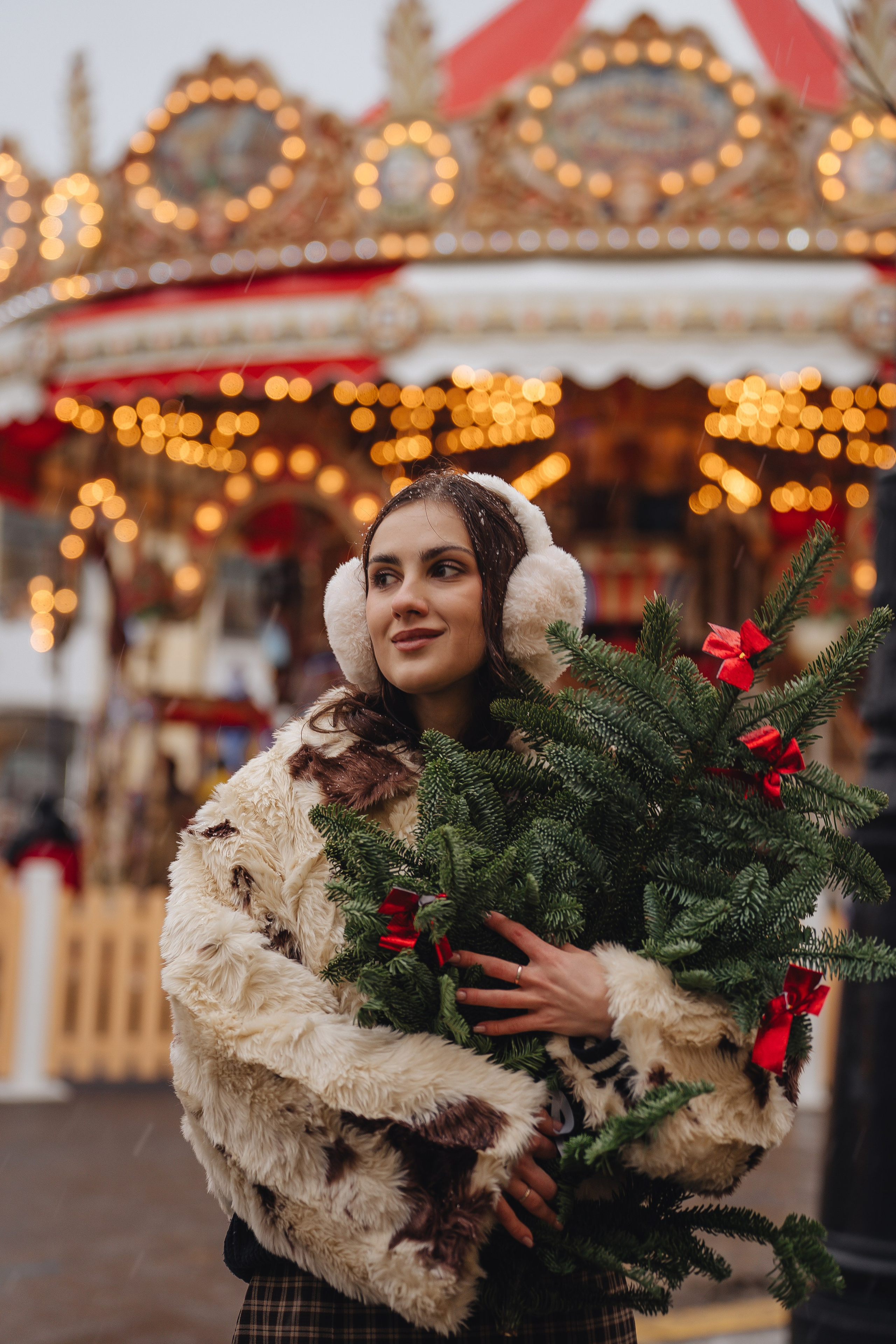 ПРОГУЛКА НА МАНЕЖНОЙ ПЛОЩАДИ ДЛЯ ДЕВУШКИ ПЕРЕД НОВЫМ ГОДОМ (НОВОГОДНЯЯ ФОТОСЕССИИЯ НА МАНЕЖНОЙ ПЛОЩАДИ). Профессиональный фотограф, Санкт-Петербург — Виктория Богомолова