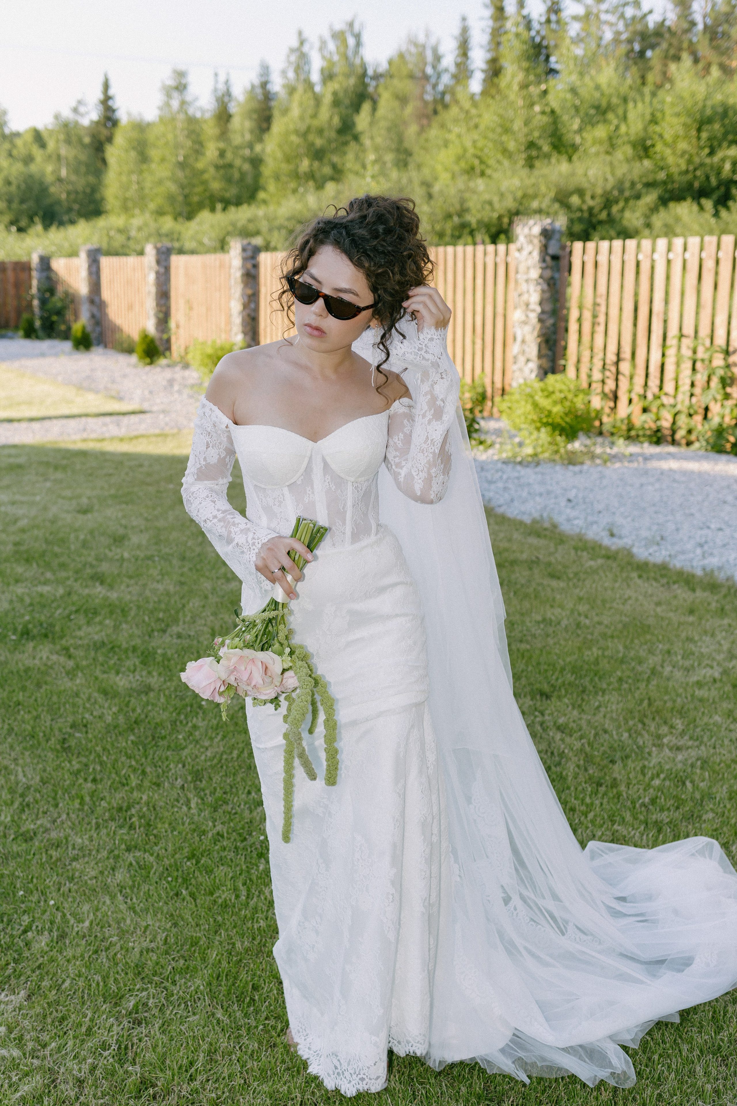 Плюс тридцать градусов на лужайке. Фотограф Андрей Куськало