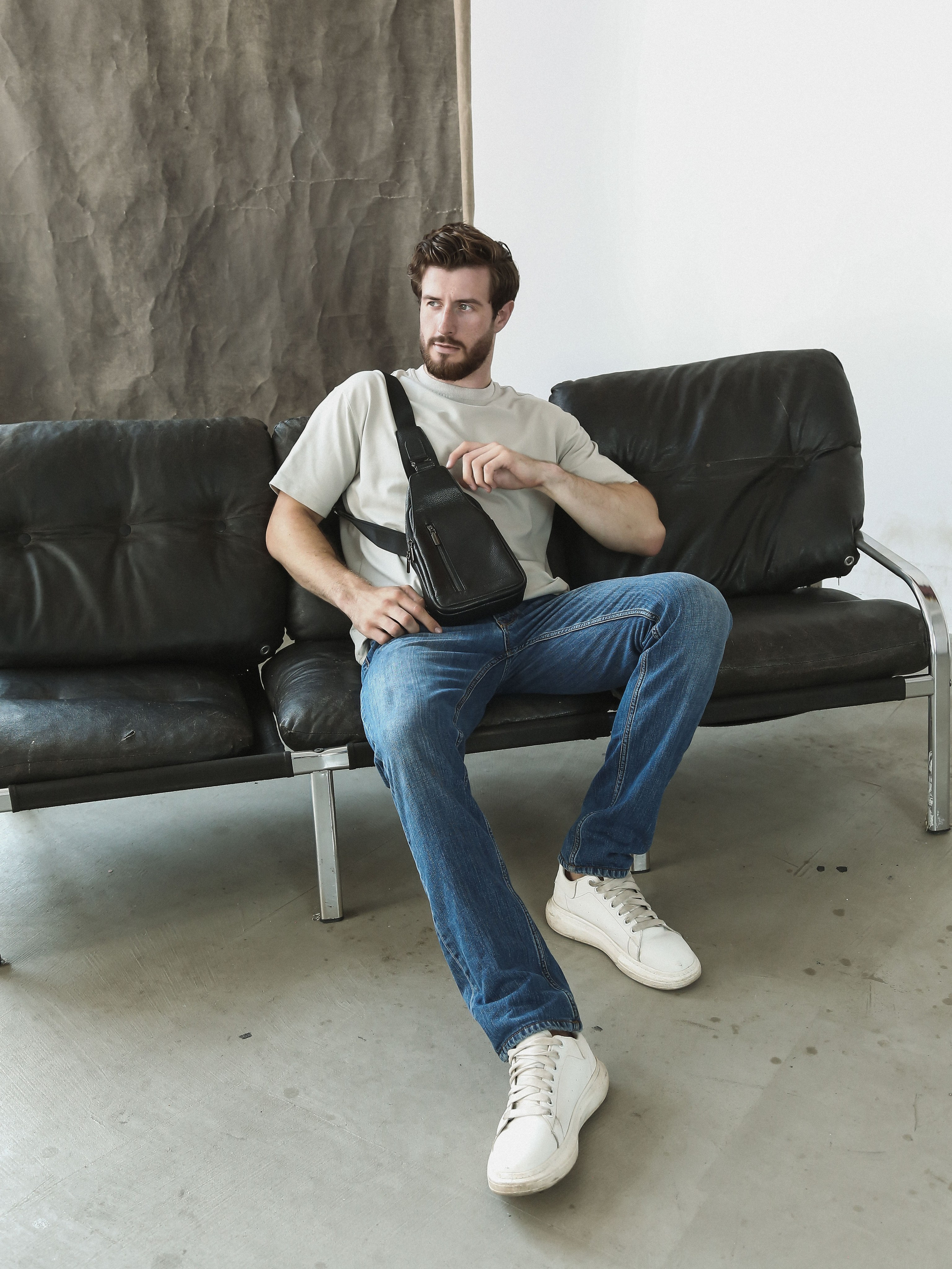 Коммерческая фотосессия мужских сумок для маркетплейсов и социальных сетей. Fashion фотограф в Санкт-Петербурге Савинова Ирина