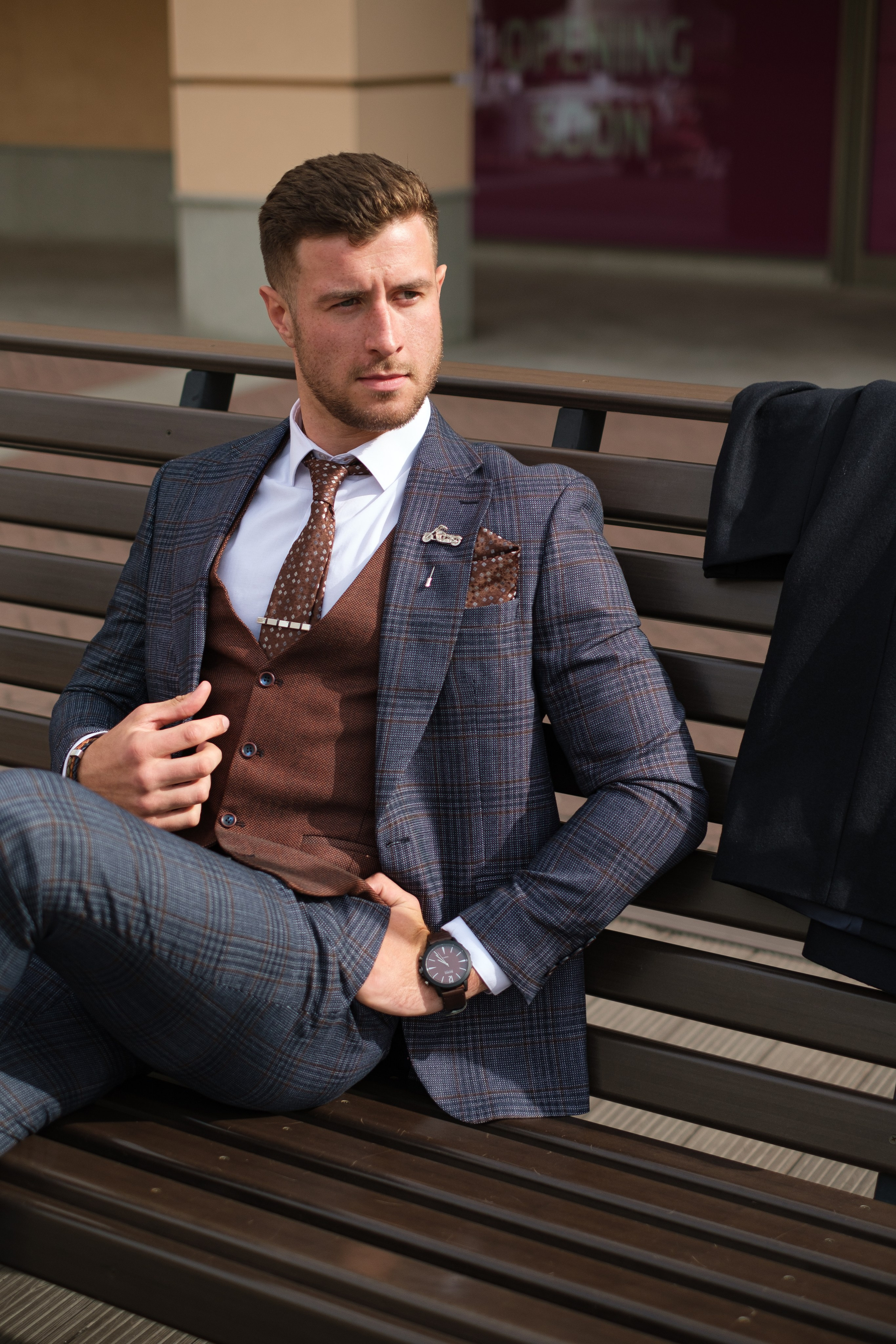 Дмитрий, 187 см, 50-52. KED Production — продакшн из СПб. Создаём фото, видео и контент, который помогает брендам и селлерам продавать больше