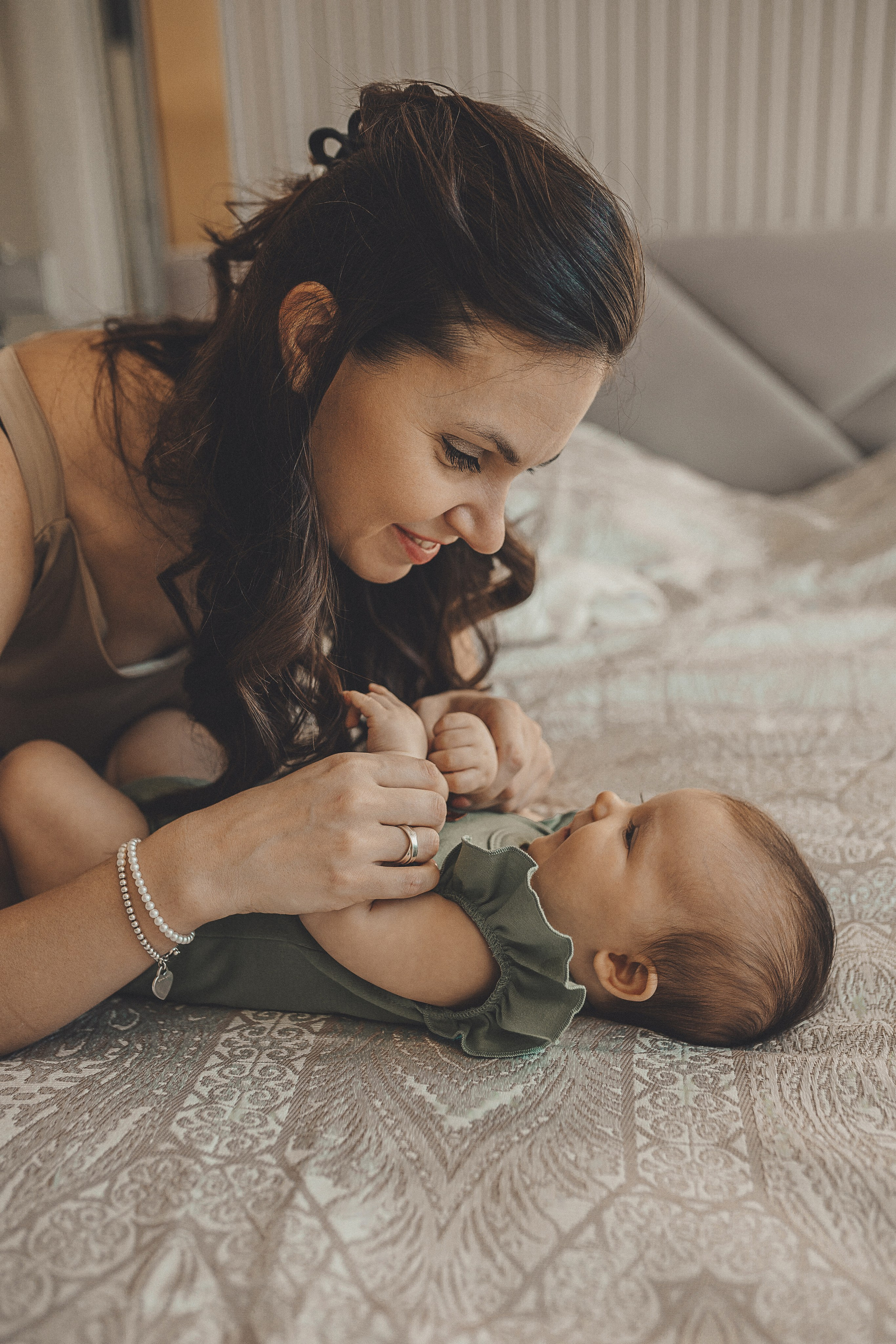 Съемка новорожденных малышей в Москве. Семейный и женский фотограф в Москве Надежда Воробьева