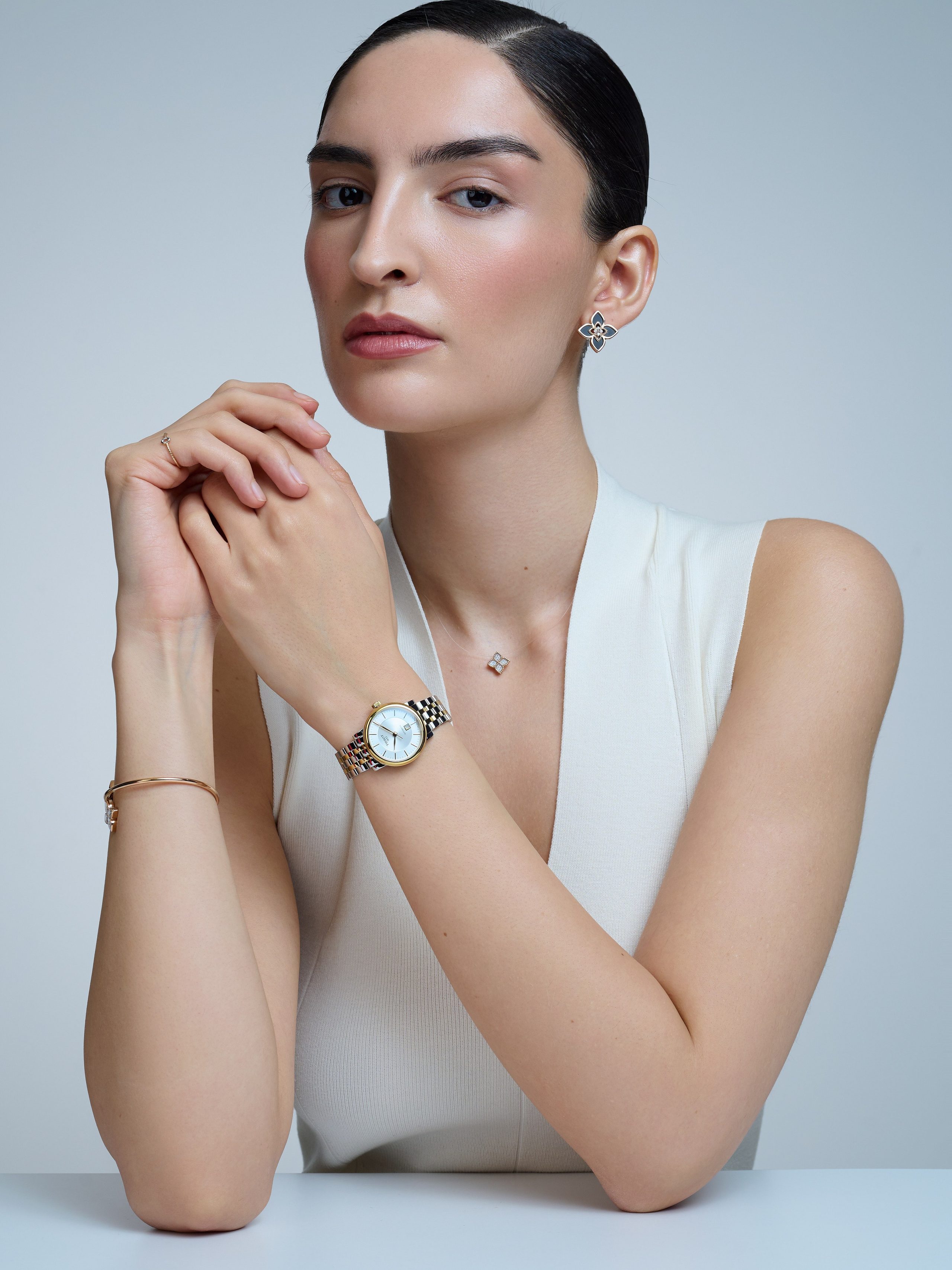 Каталог для бренда AllTime. Фотограф для брендов в Москве Ксения Чупрунова