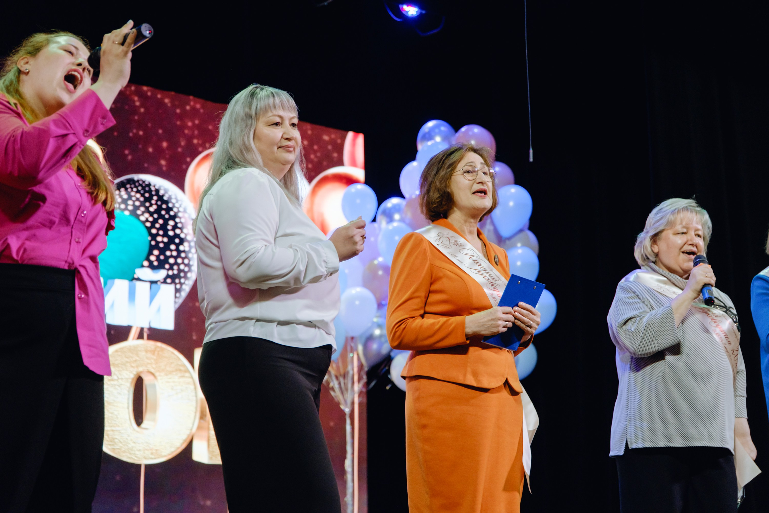 Последний звонок 11 класс. Фотограф Софья Володкина