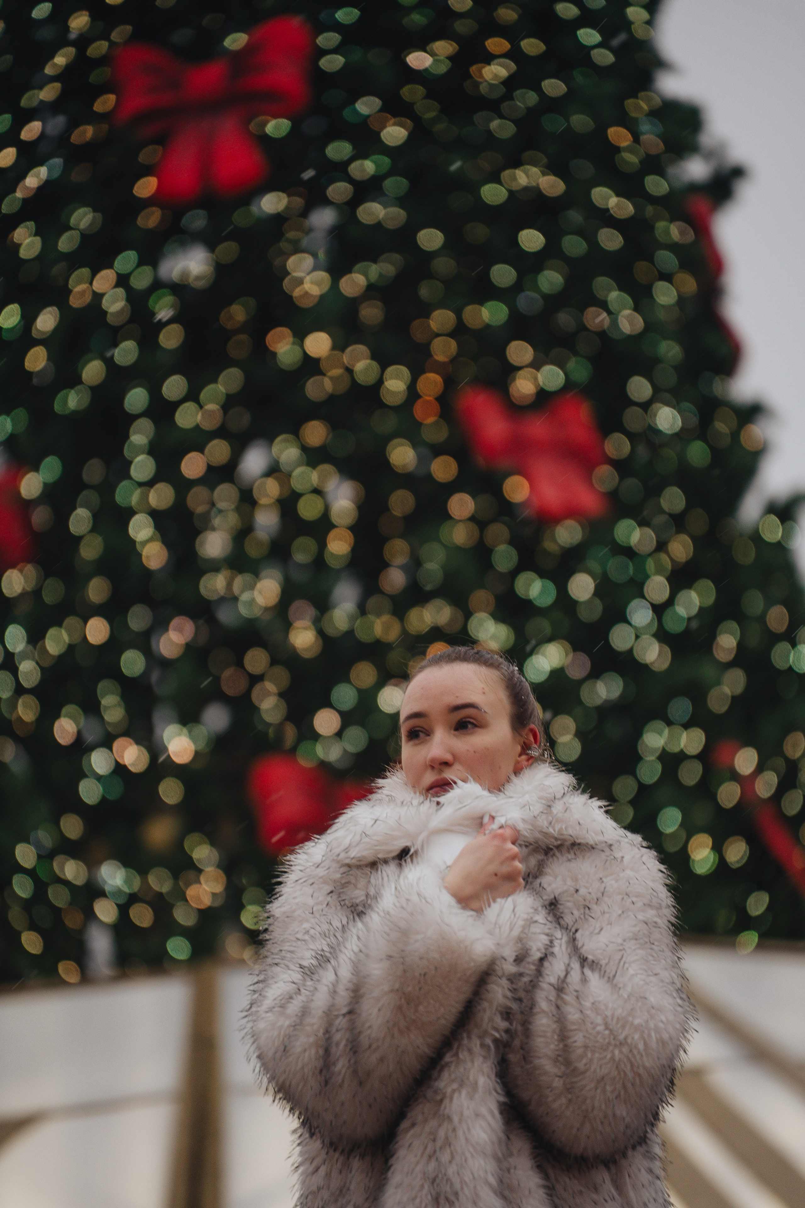 ПРОГУЛКА НА МАНЕЖНОЙ ПЛОЩАДИ ДЛЯ ДЕВУШКИ ПЕРЕД НОВЫМ ГОДОМ (НОВОГОДНЯЯ ФОТОСЕССИИЯ НА МАНЕЖНОЙ ПЛОЩАДИ). Профессиональный фотограф, Санкт-Петербург — Виктория Богомолова