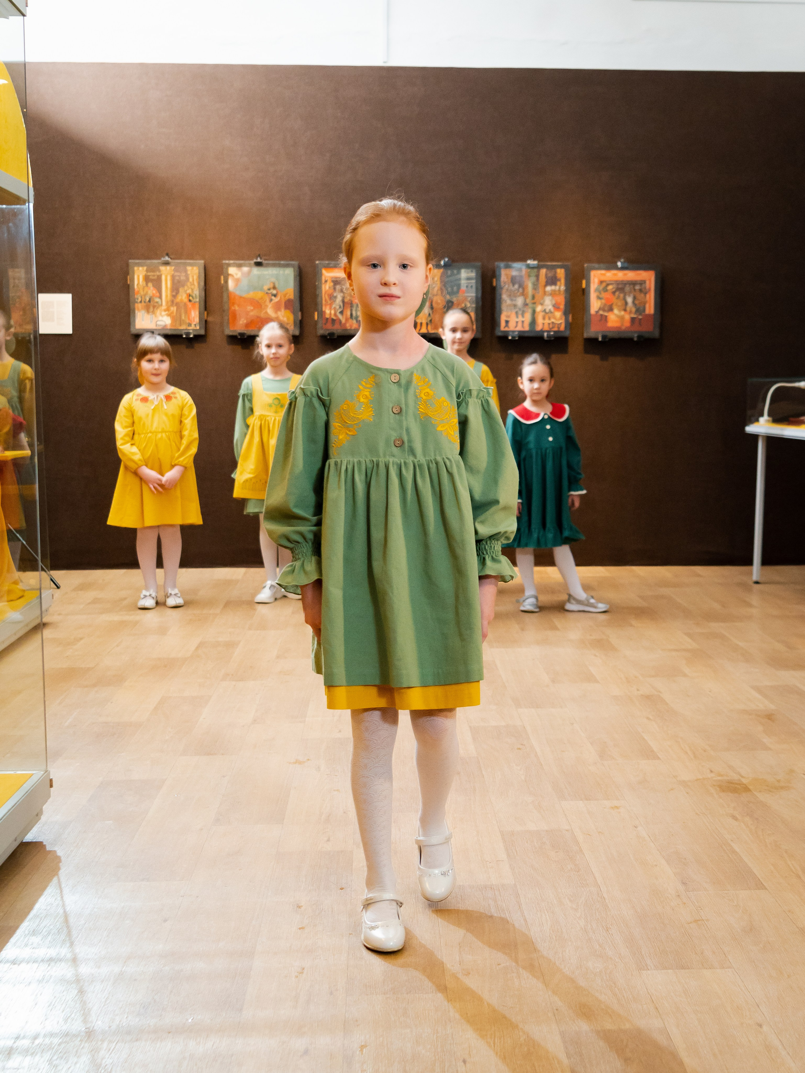 Показ одежды в рамках выставки «105. Лучшее». Фотограф Москва