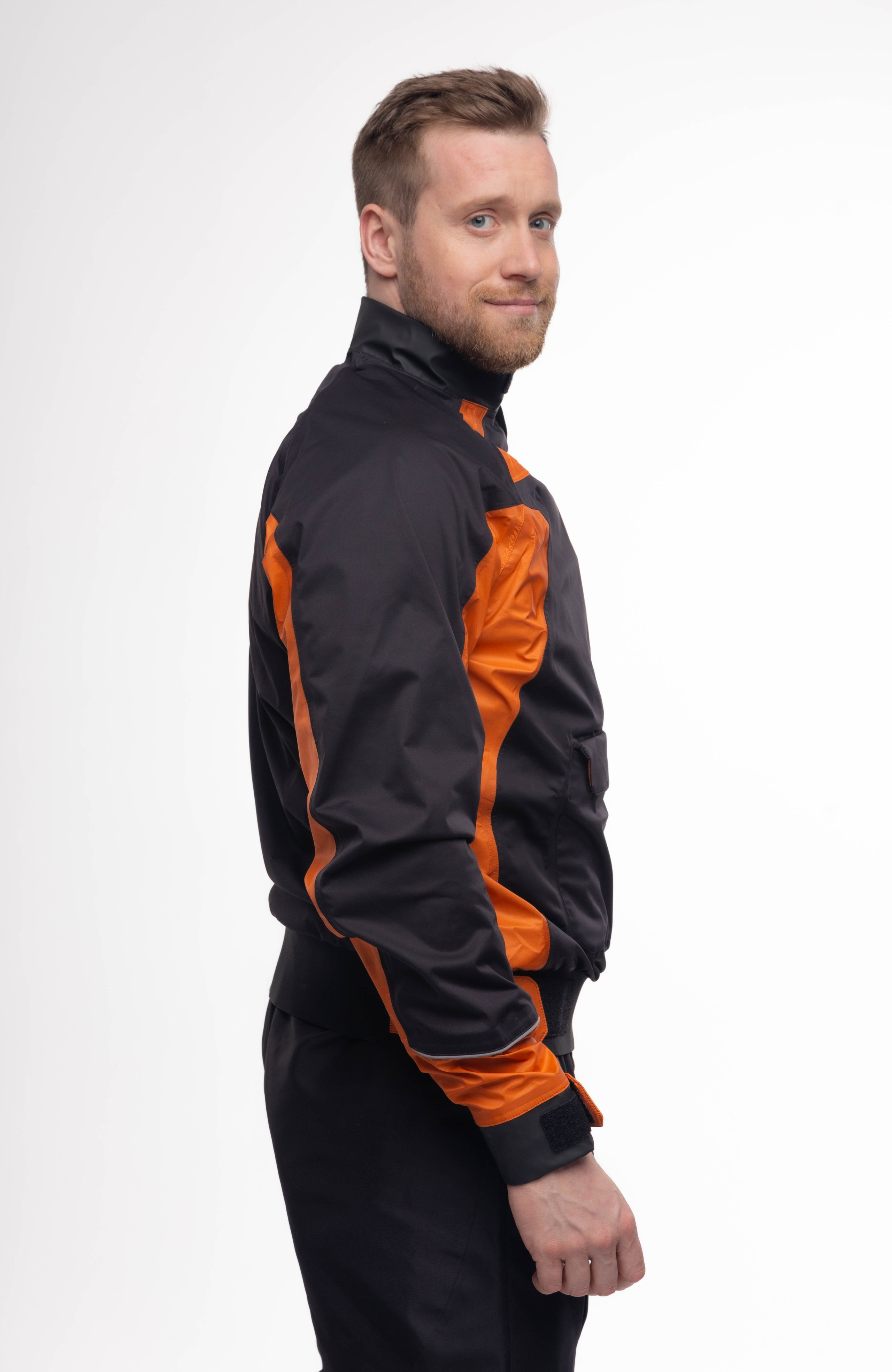 Павел, 187 см, 52-54 р-р. KED Production — продакшн из СПб. Создаём фото, видео и контент, который помогает брендам и селлерам продавать больше