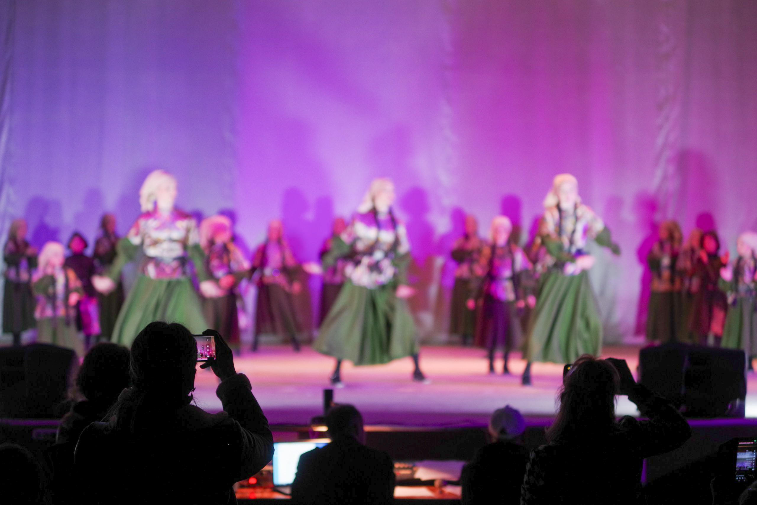 Грузинский танец. Портретный фотограф Денис Милютин