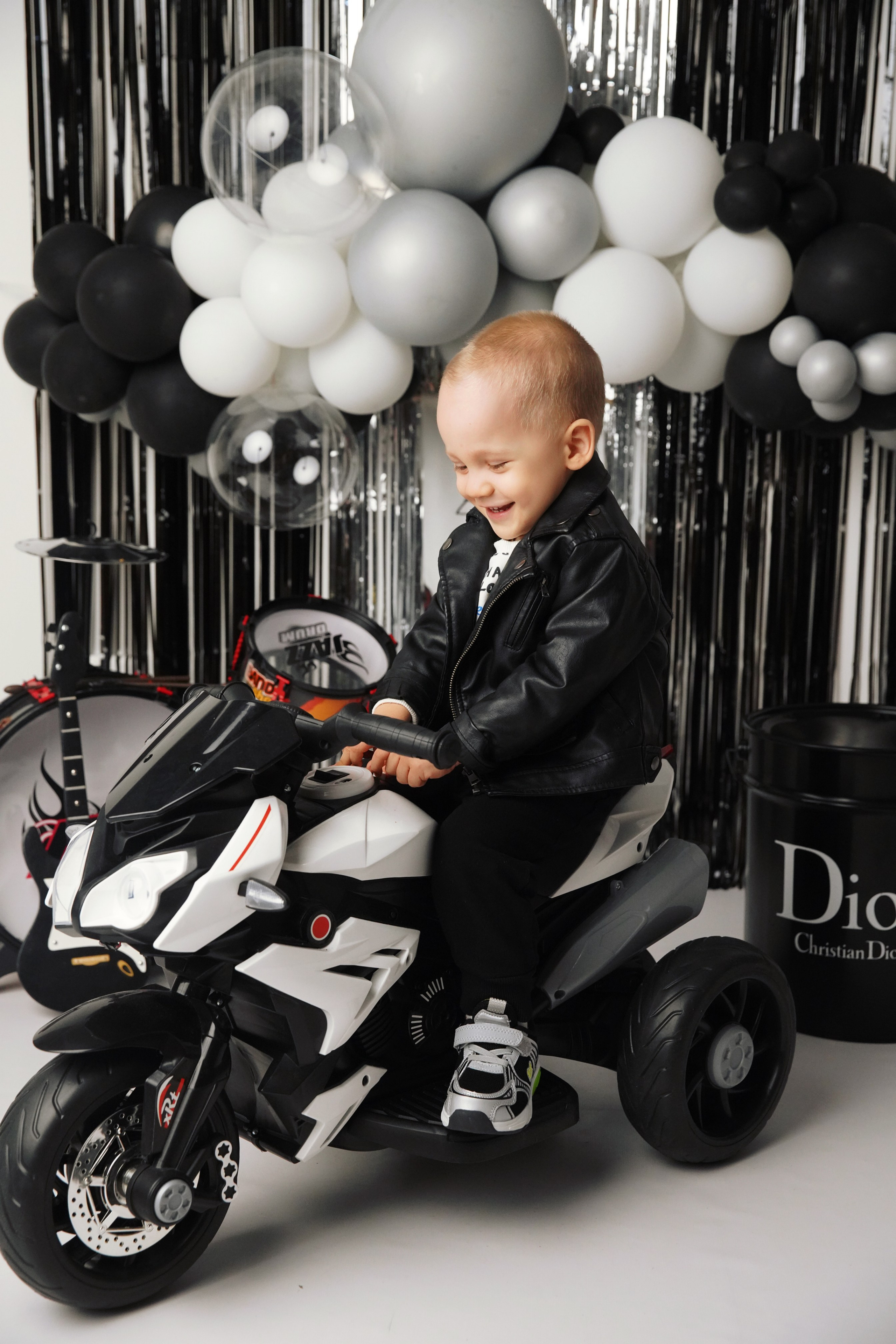 Байкер. Фотограф новорожденных. Семейный и детский фотограф в городе Сургуте