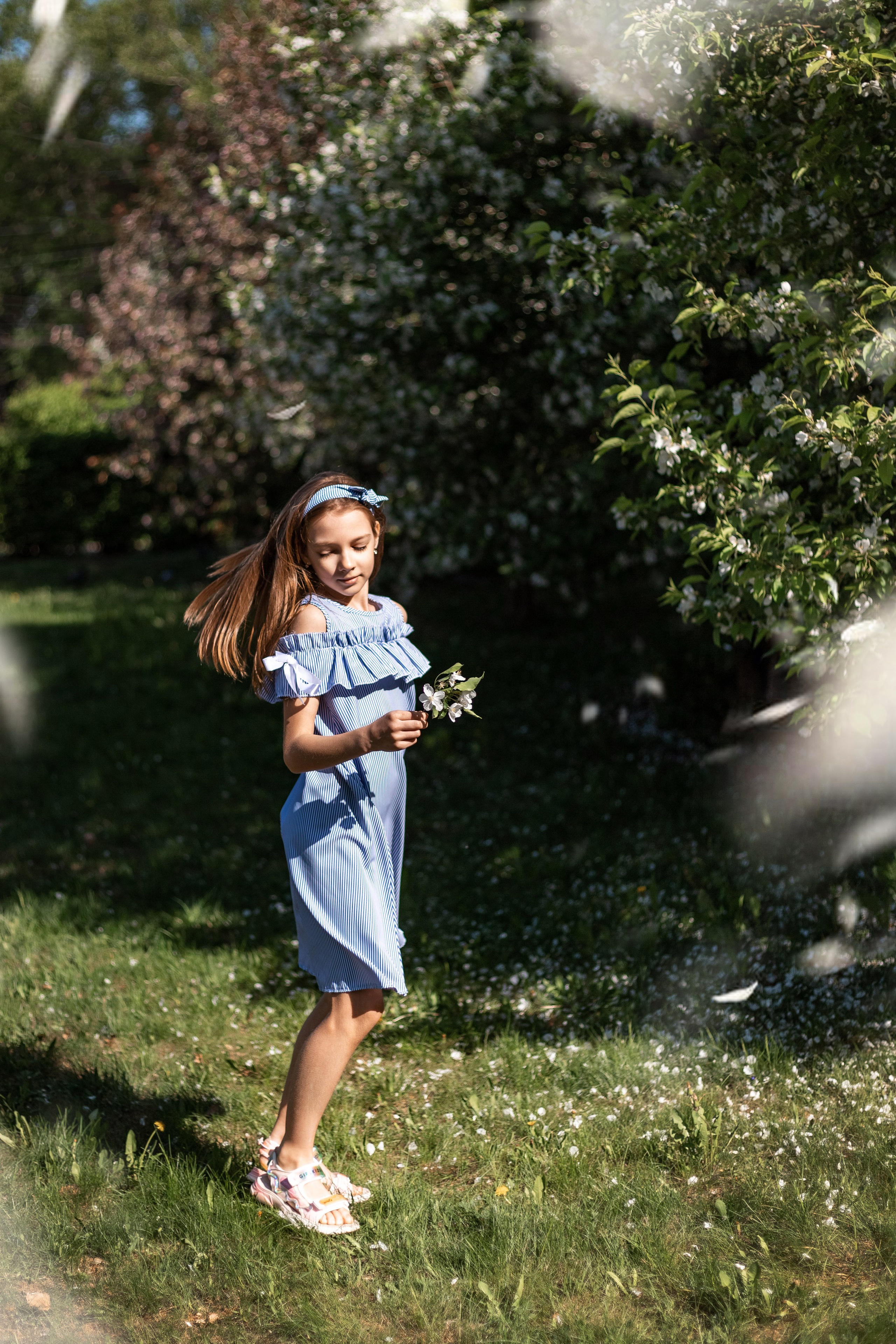 Цветение яблони 2023. Фотограф Пермь. Свадьбы. Семья и дети, школа, д. сад. Фотокниги