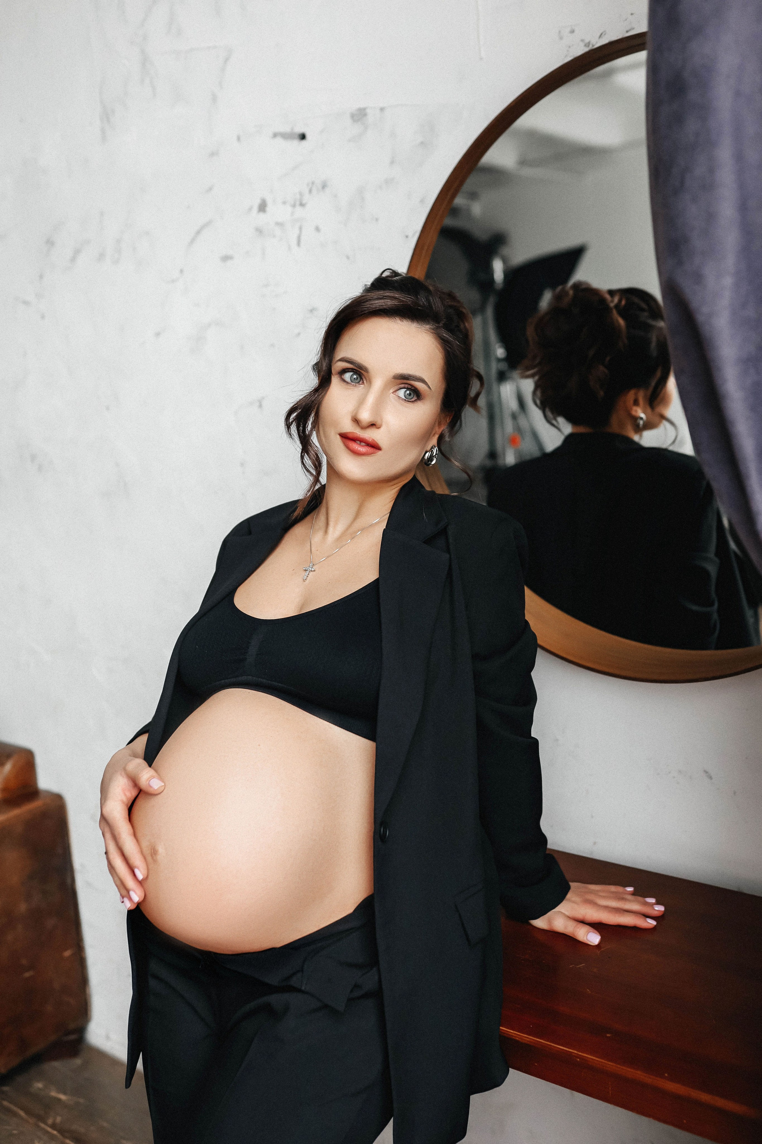 Фотосессия беременности в Москве в студии. Свадебный и семейный фотограф в Москве