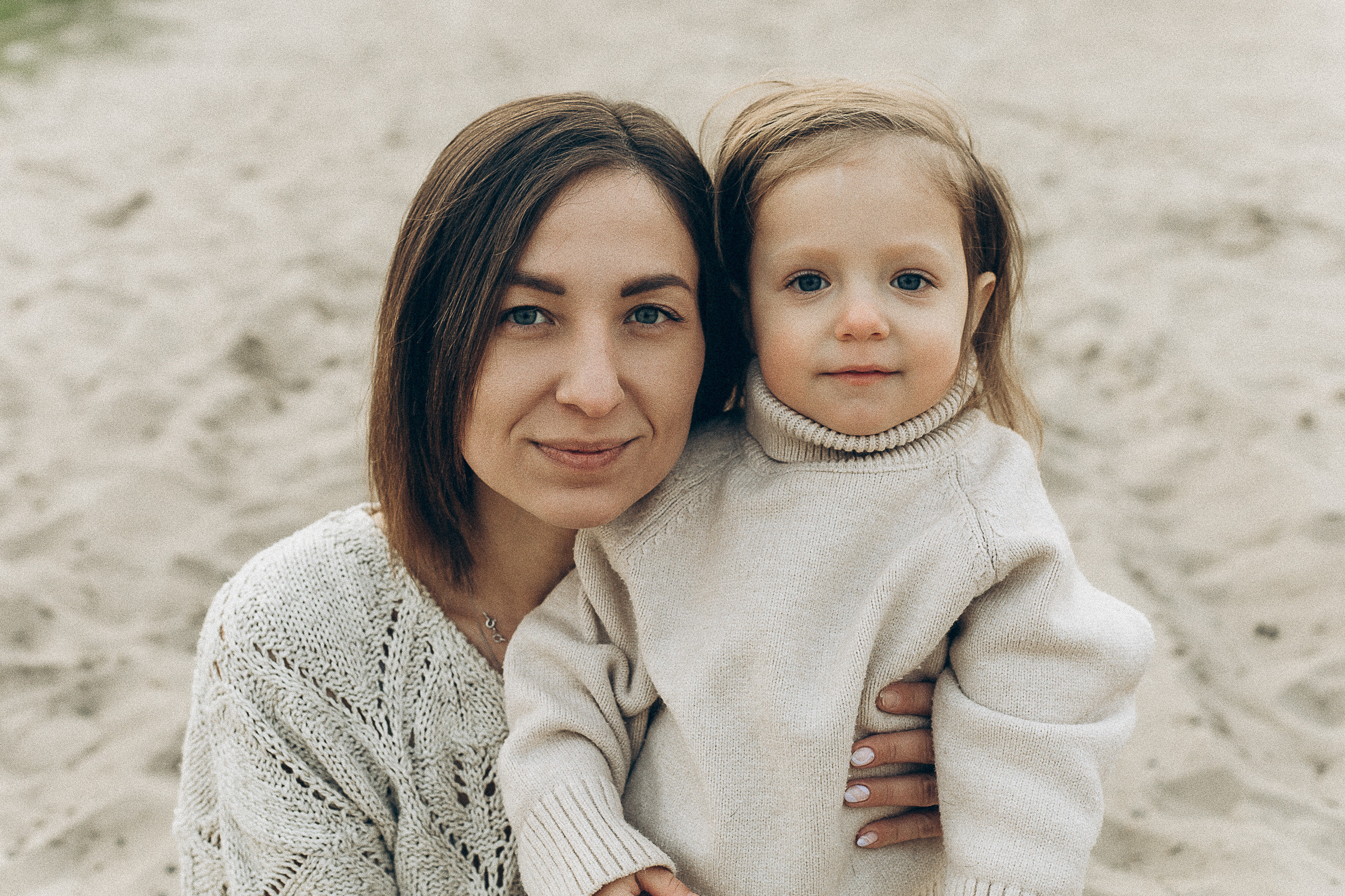 Аня и Аришка. Семейный фотограф Тюмень Смирнова Юлия