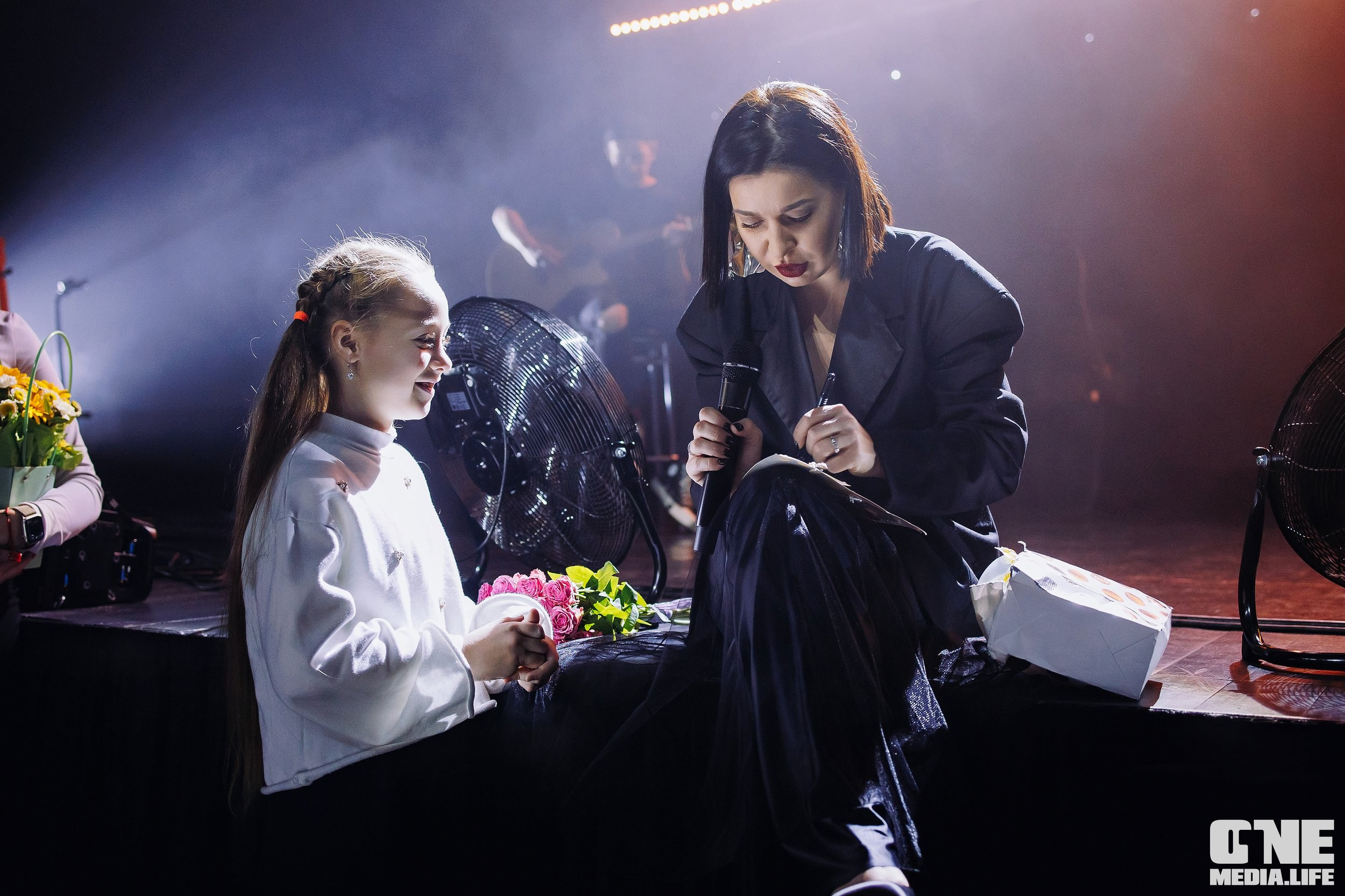 Фоторепортаж с концерта Ёлки. One Media Life: фоторепортажи, фотоотчеты с мероприятий и заведений