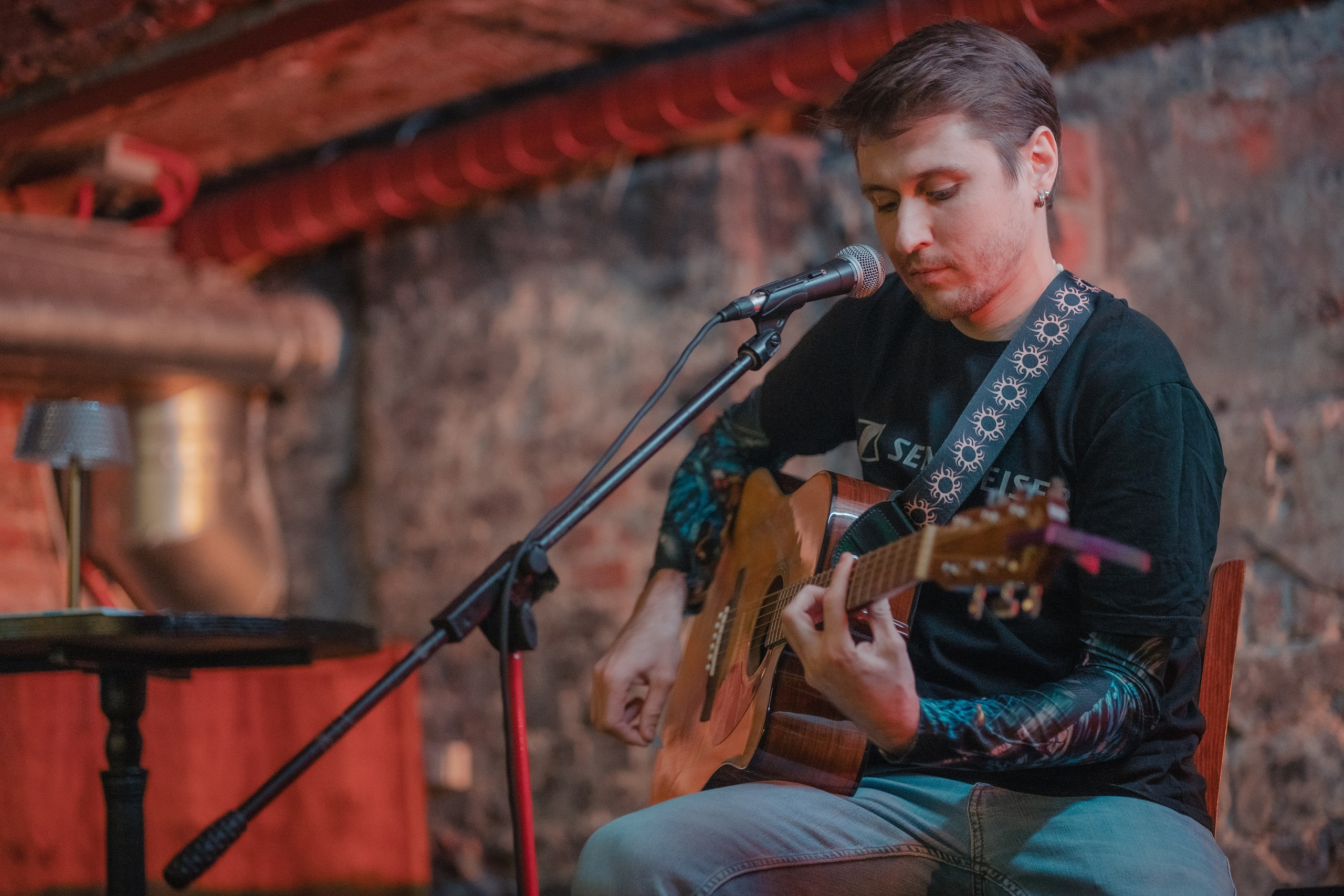 Презентация поэтического сборника. Творческие фотосессии в Москве. Фотоальбом лидера группы ЯЛО
