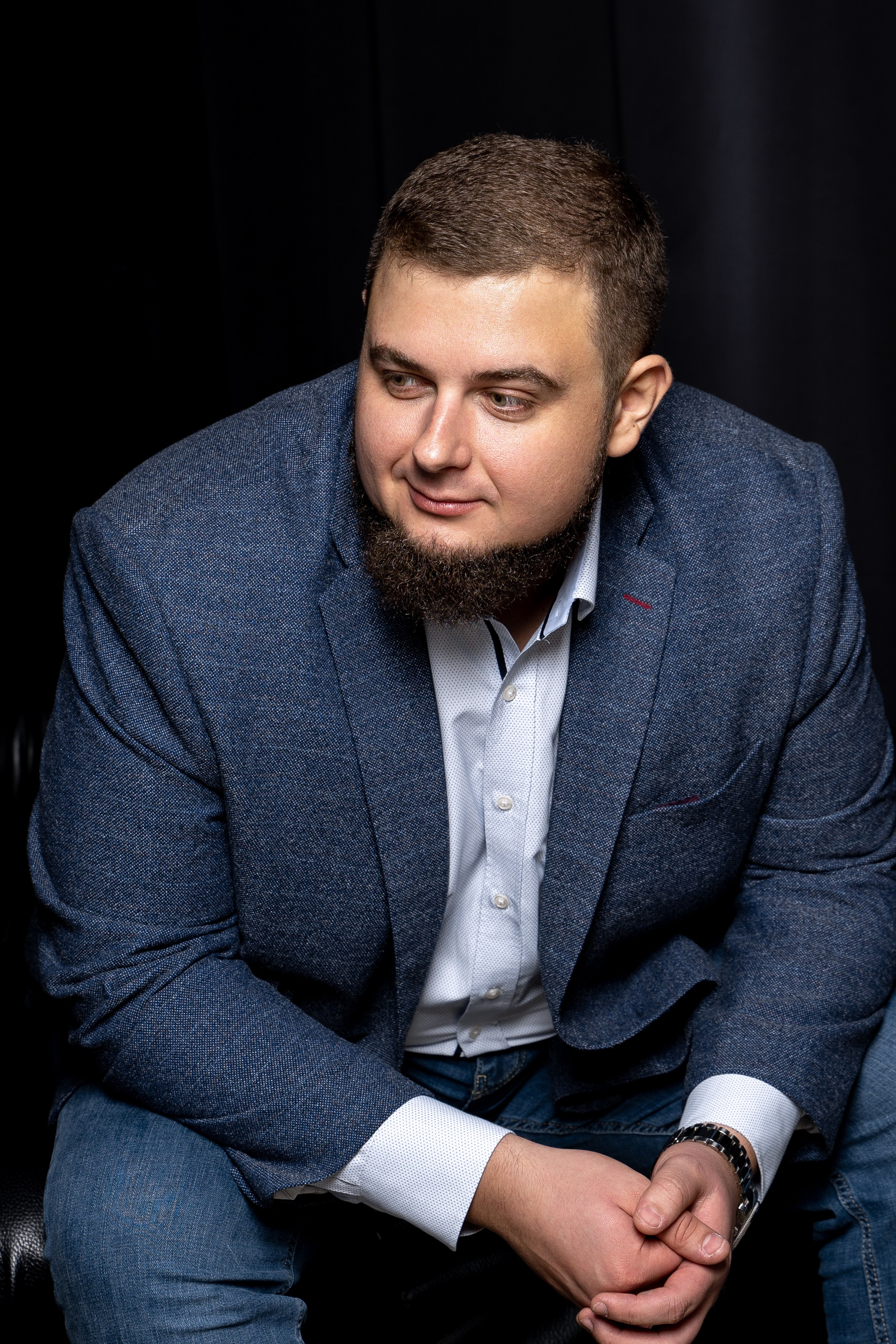 Мужская фотосессия в Москве. Мужской портрет. Мужской фотограф. Фотографии мужчин. Контент для мужчины. Бизнес портрет. Фотосессия для бизнеса.