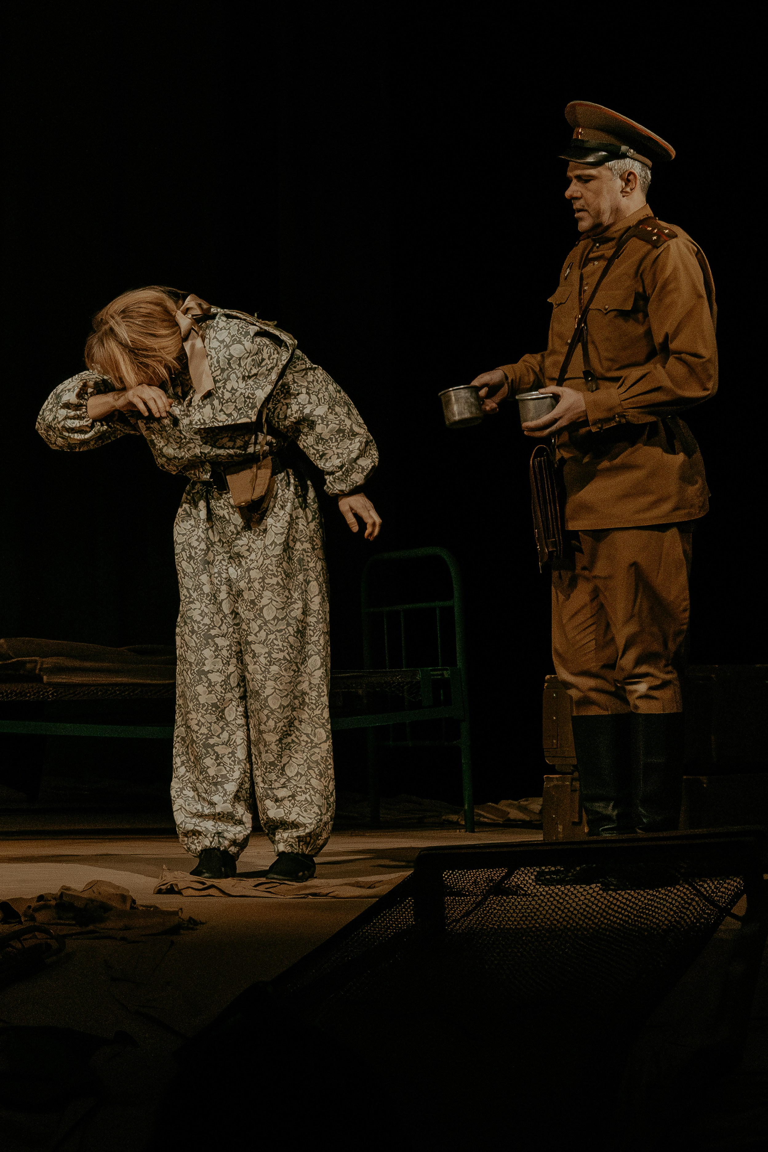 Театр Юного Зрителя " Не покидай меня». Фотограф Марк Файзулин