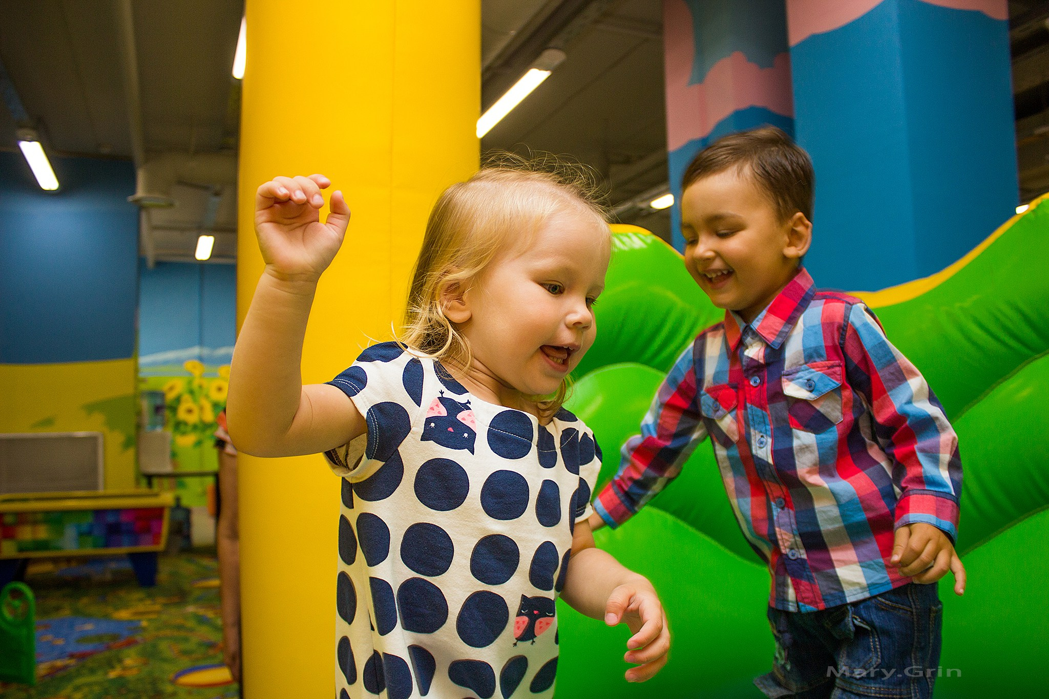 День рождения в стиле свинки Пеппа в Изумрудном городе. Детский и семейный фотограф, фотограф мероприятий Нижний Новгород