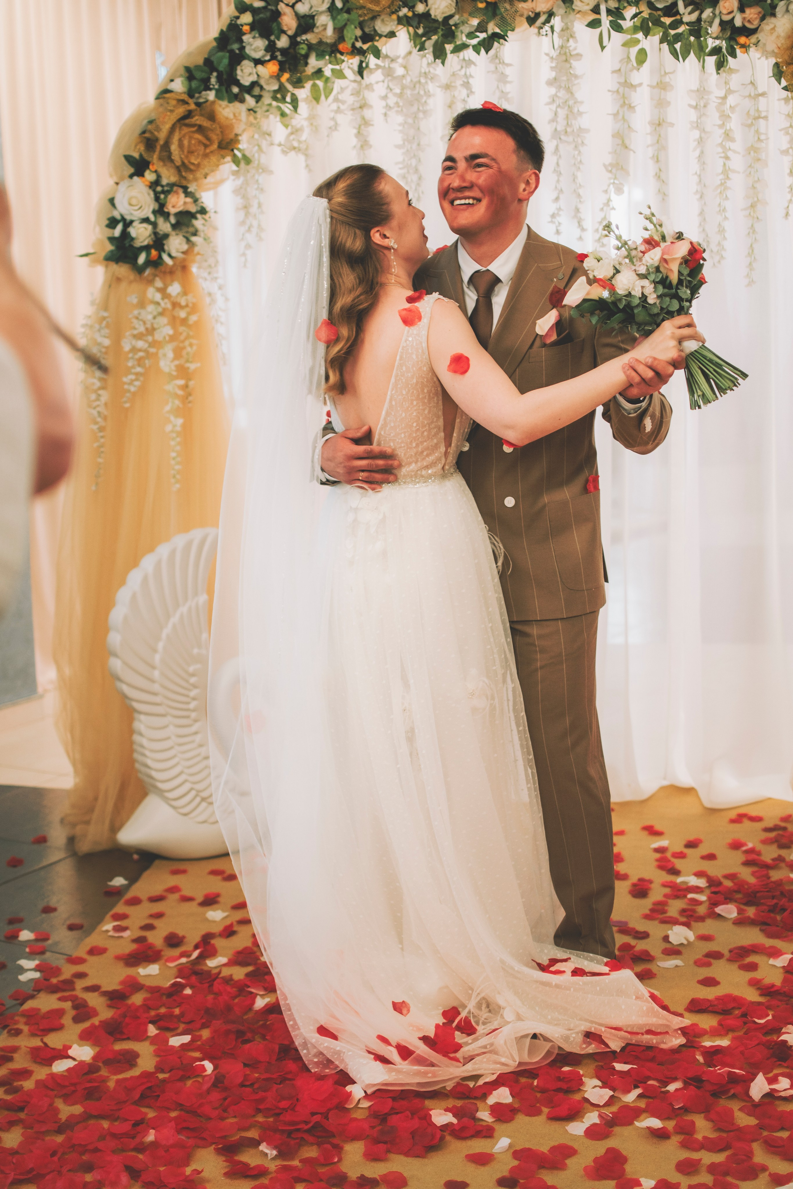 Альберт и Анастасия (Студийная фотосессия, роспись в ДК Нефтяник + фотосессия с гостями). Семейный и свадебный фотограф Губкинский и Ставрополь