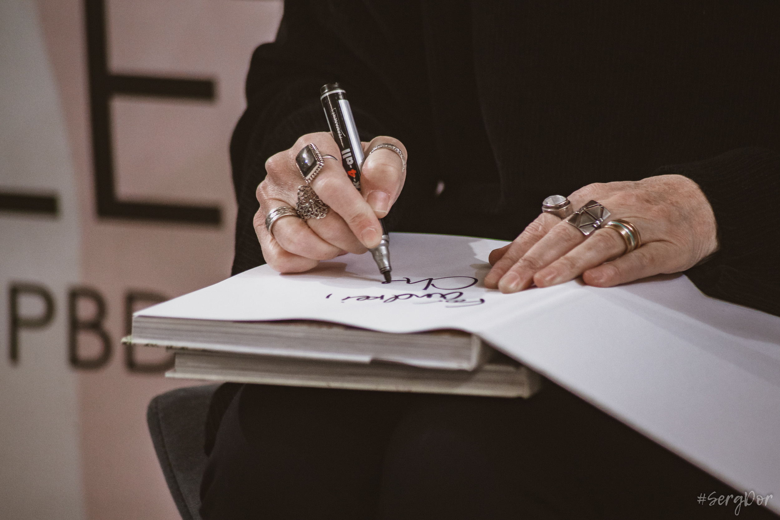 Дом книги, Джоанна Стингрей, Презентация книги, Конец андеграунда, Русский рок, 08 января 2022 года, Санкт-Петербург, Питер, #SergDor, 08.01.2022