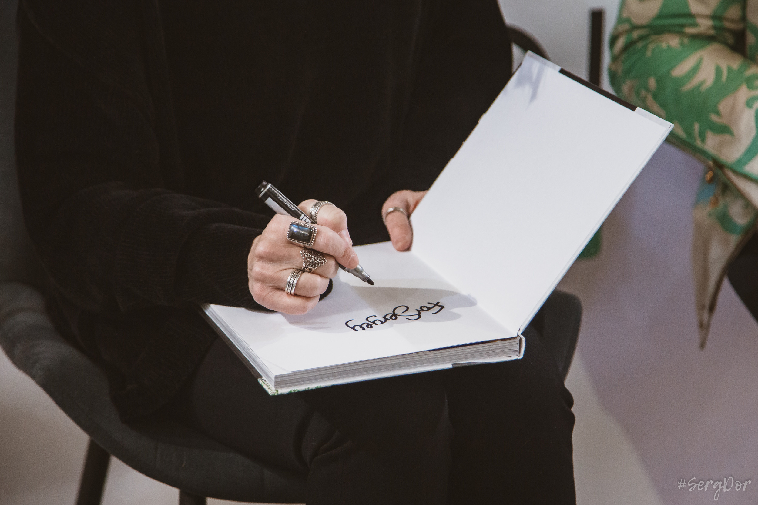 Дом книги, Джоанна Стингрей, Презентация книги, Конец андеграунда, Русский рок, 08 января 2022 года, Санкт-Петербург, Питер, #SergDor, 08.01.2022