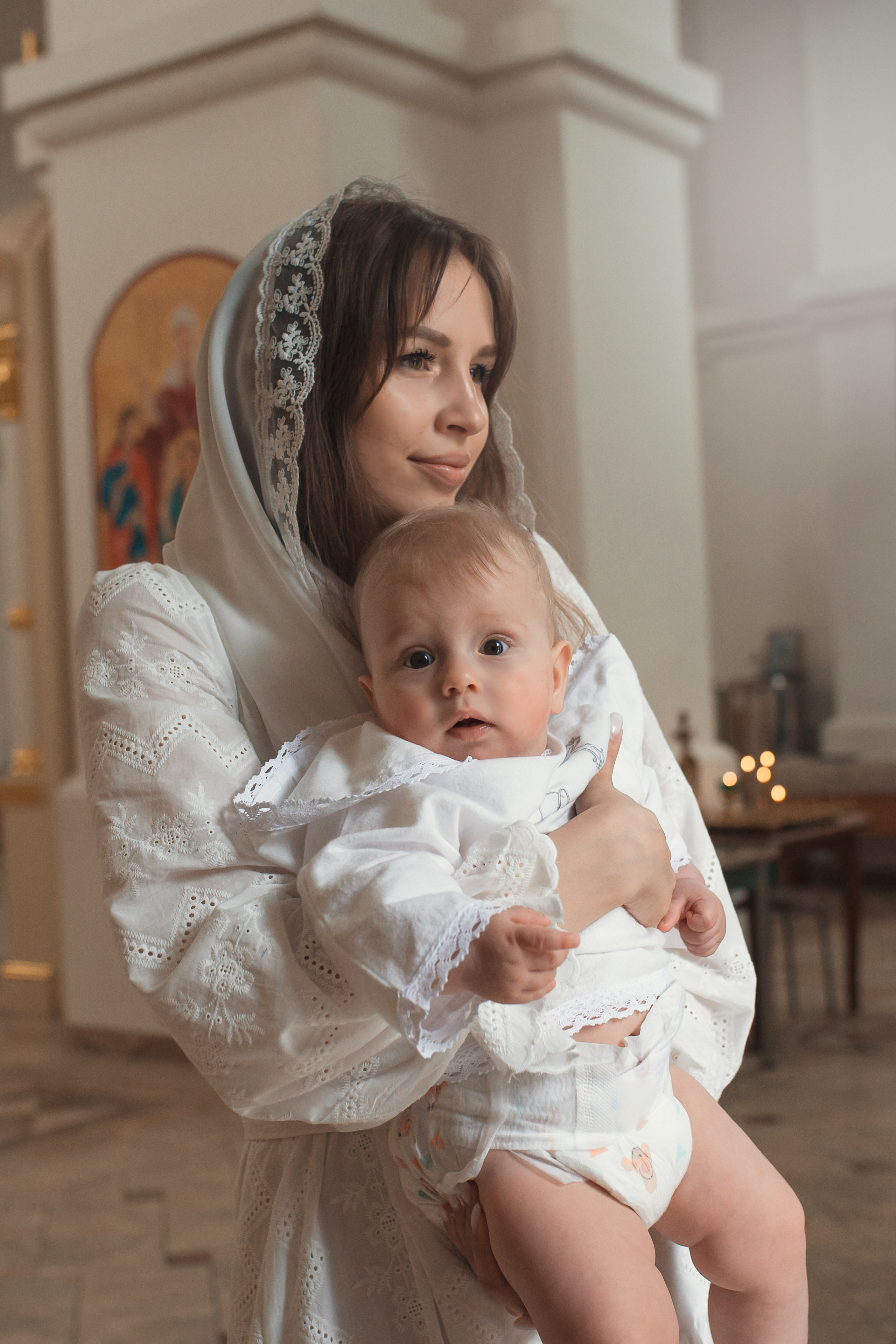 мама и малыш трогательное крещение