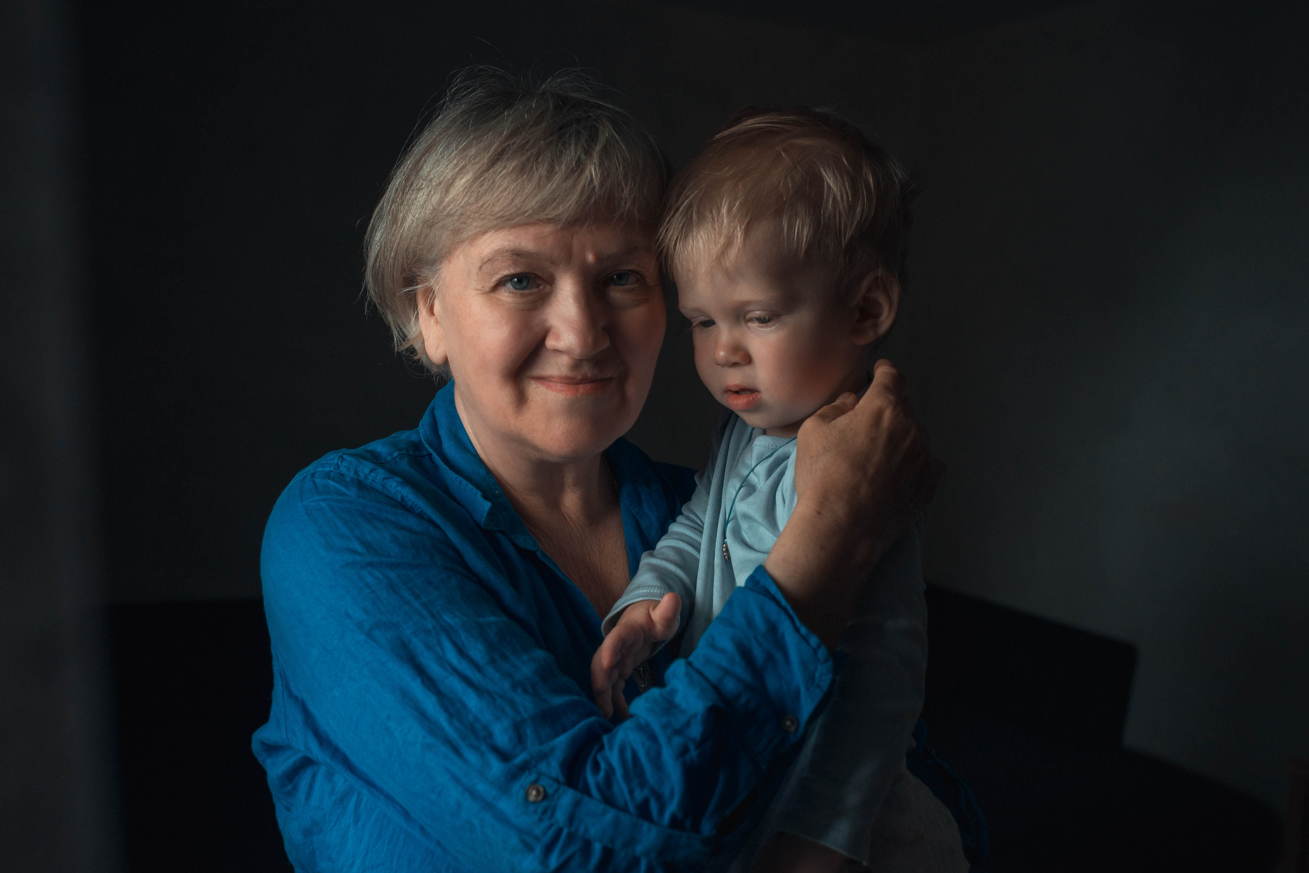 Бабушка и внук. Фотограф на крещение в Саратове Марина Грушина