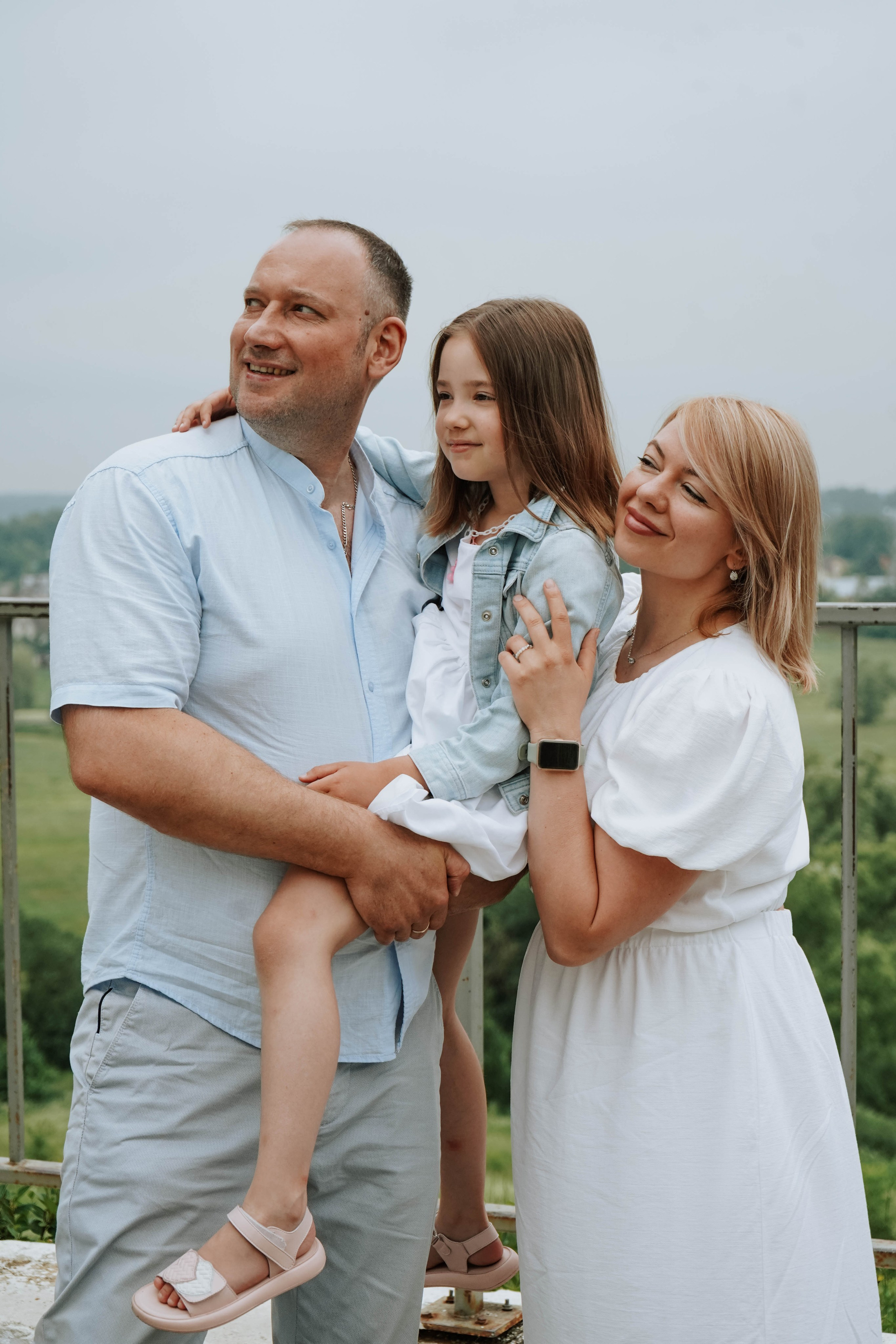 Оля, Игорь и Алина