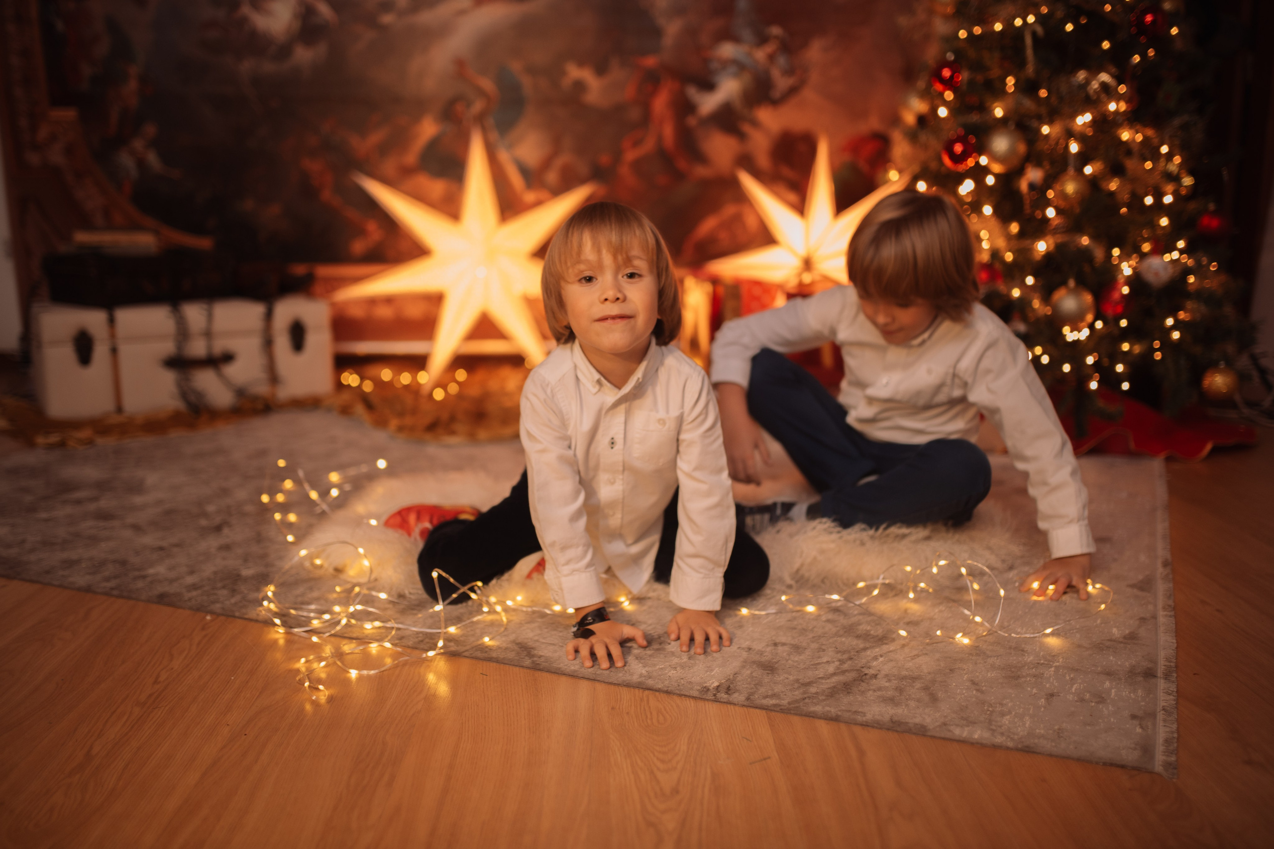 CHRISTMAS FOR VIKTOR AND ALEKSANDR. Anastasiia Antoniuk portrait, family and couple photographer, Portugal