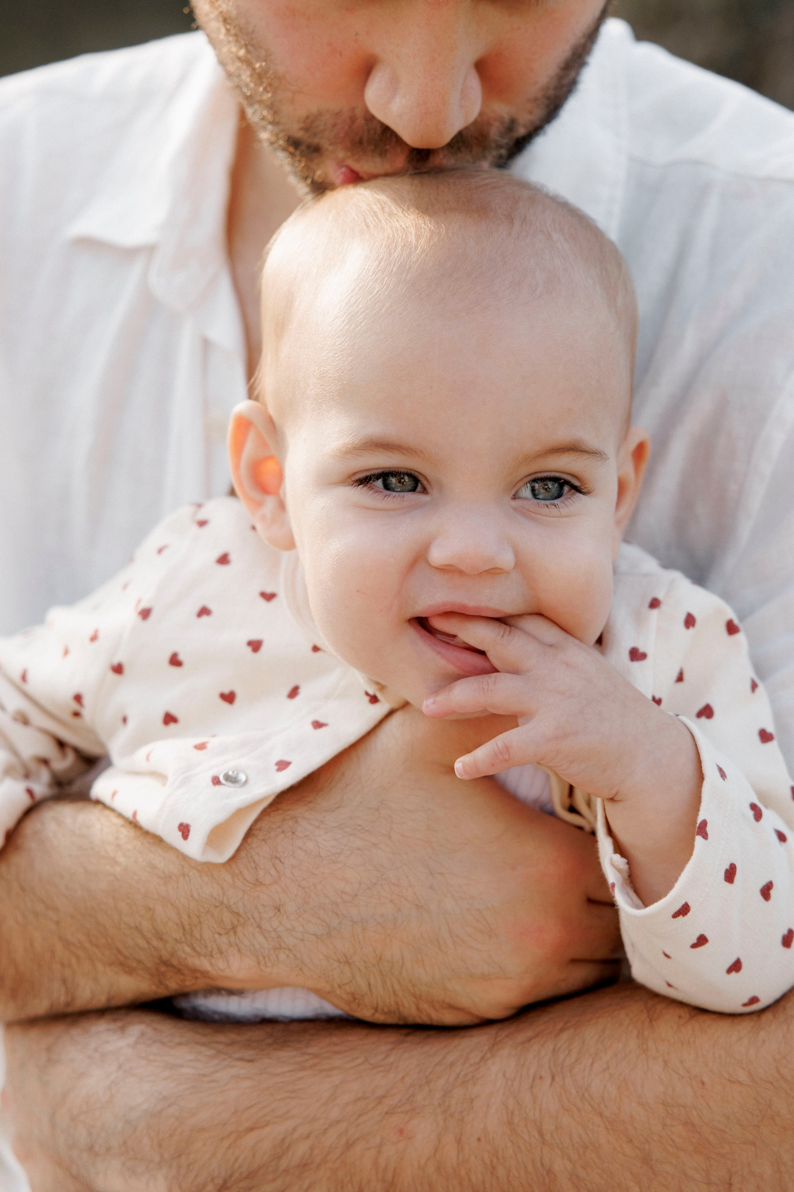 First year photoshoot inside the park (sunset). Wedding and family photographer