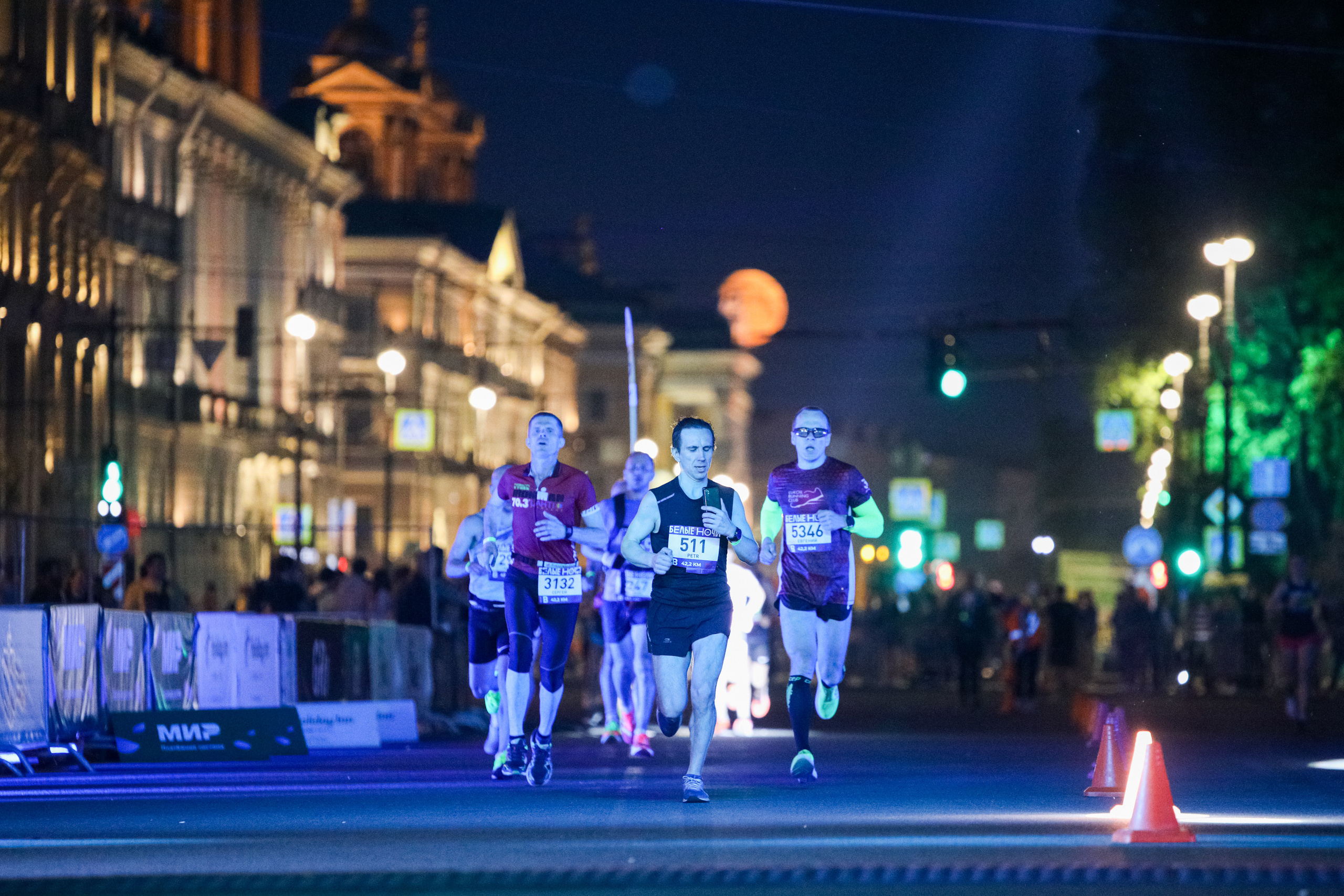 Фотоотчет Марафона «Белые Ночи» – спортивная съемка и репортаж. Репортажный фотограф Москва Сергей Мирошников