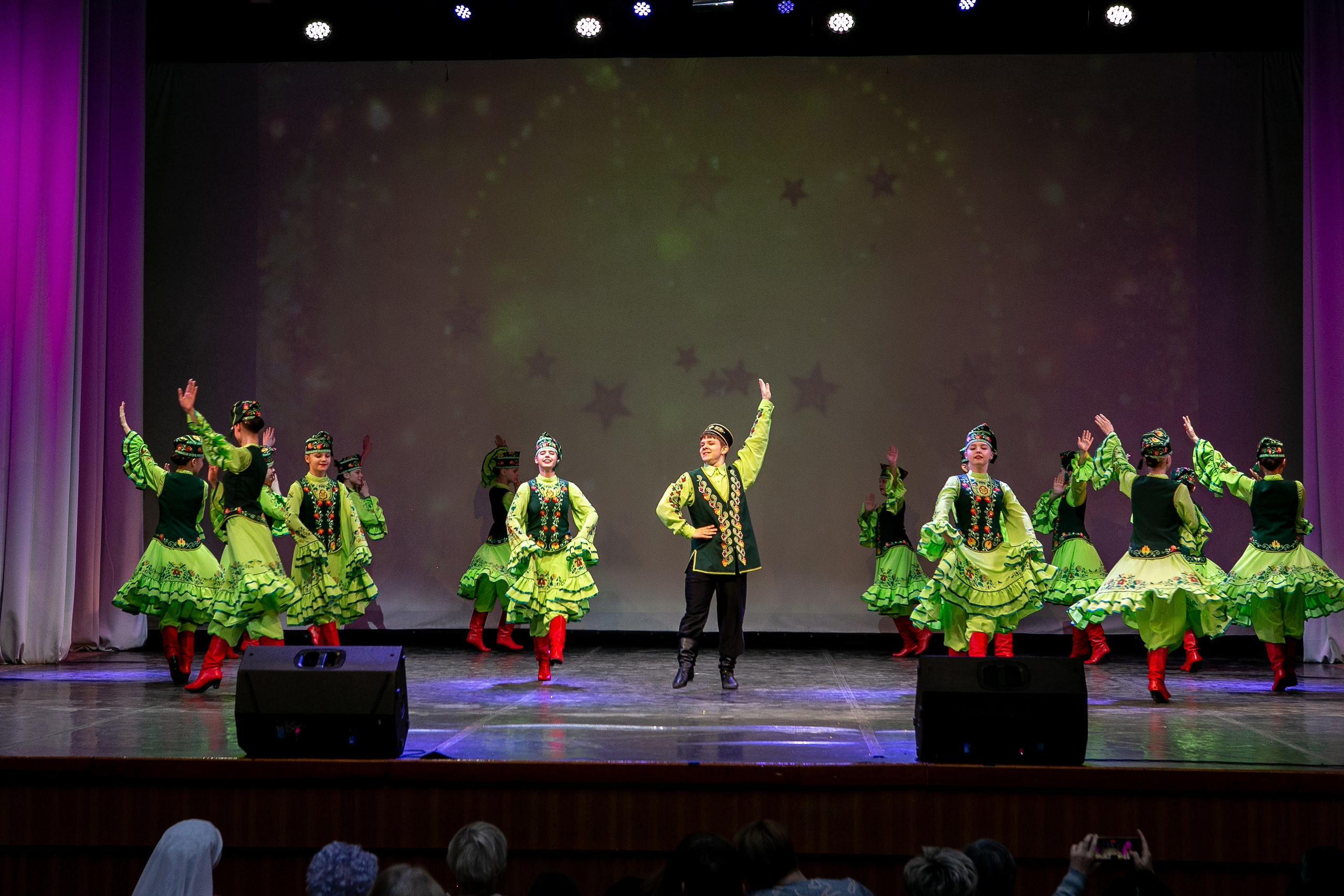 Межрегиональный фестиваль «Сибирские звезды». Контент фотограф, съемка для маркетплейсов, фуд съемка и репортажи в Новосибирске Ралия Галеева