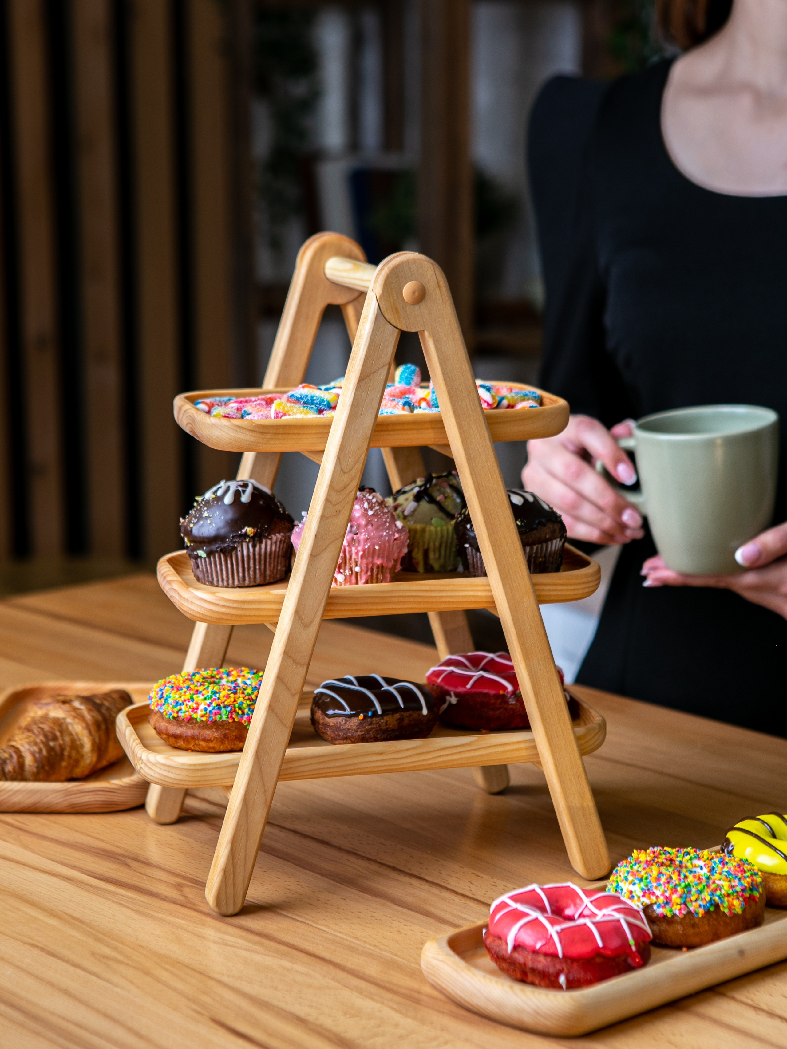 Подносы и этажерки. Контент фотограф, съемка для маркетплейсов, фуд съемка и репортажи в Новосибирске Ралия Галеева