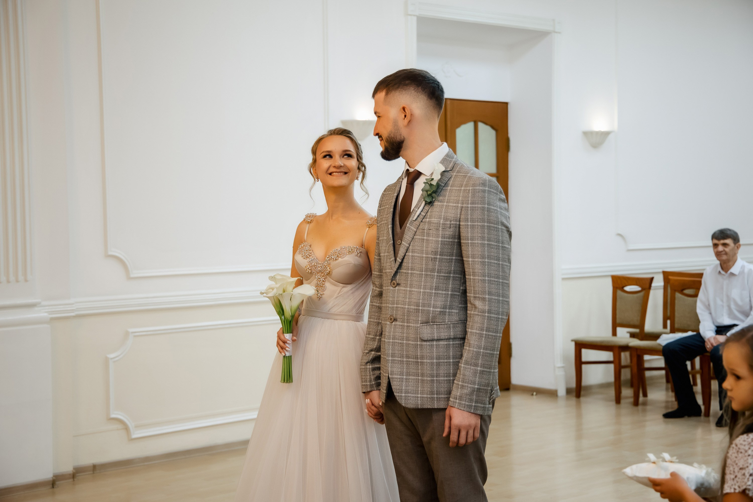 Степан и Ульяна. Утро. Загс. Прогулка. Дождь и солнце. Свадебный фотограф в Хабаровске