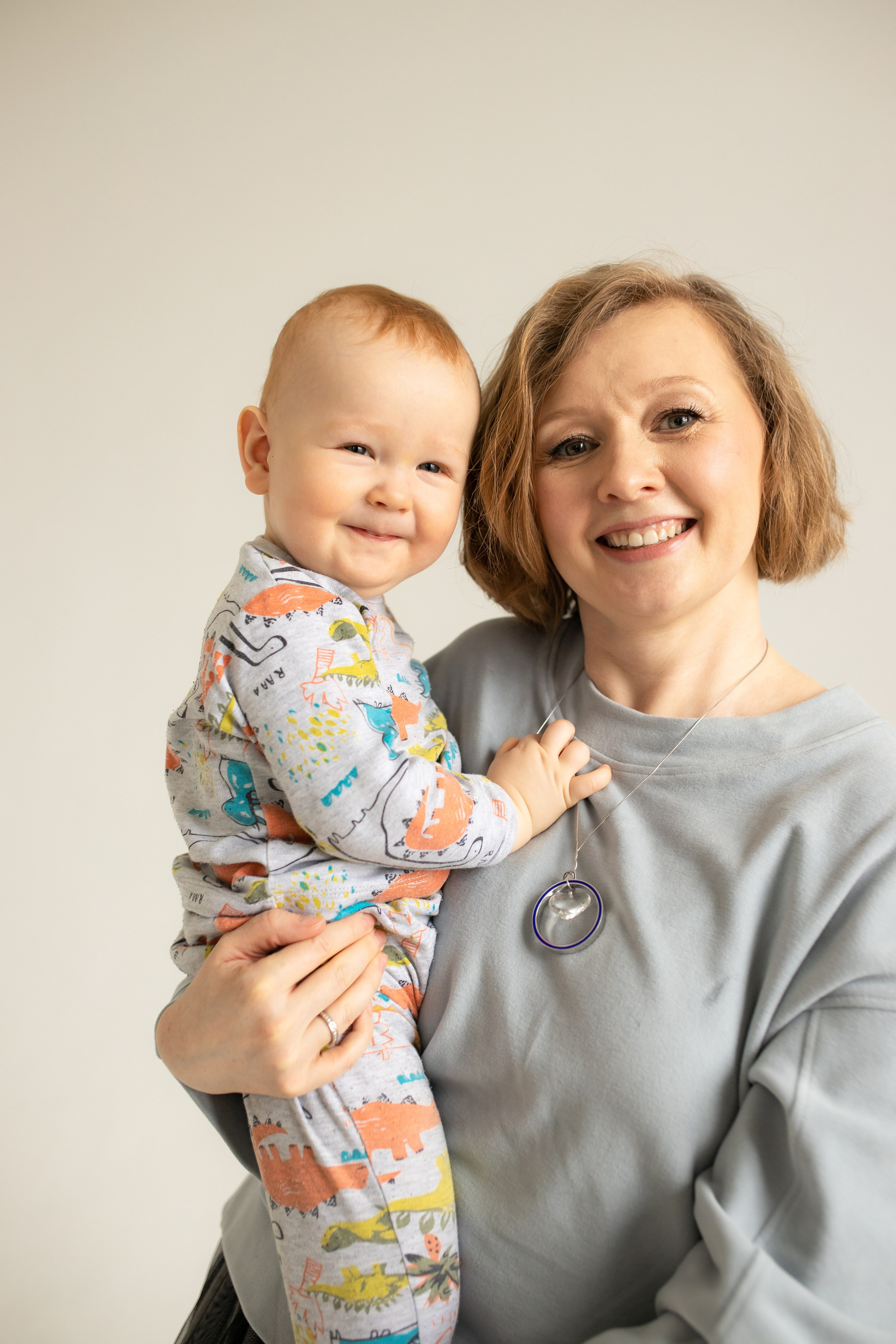 Семейная фотосессия на циклораме с естественным светом. Фотограф в Железнодорожном и Балашихе