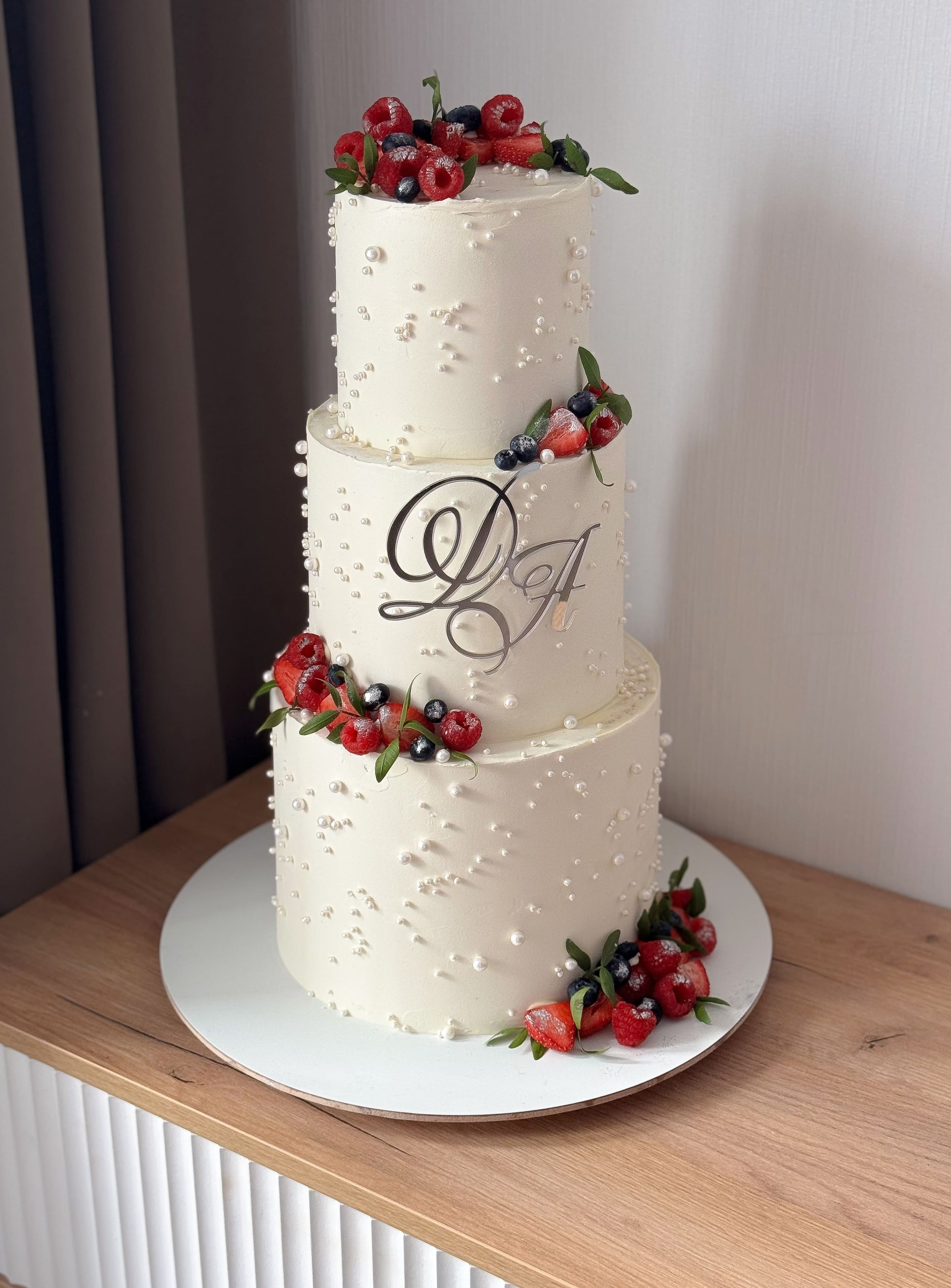 Торт Горшкова. Подрядчики и друзья сети свадебных площадок House for wedding