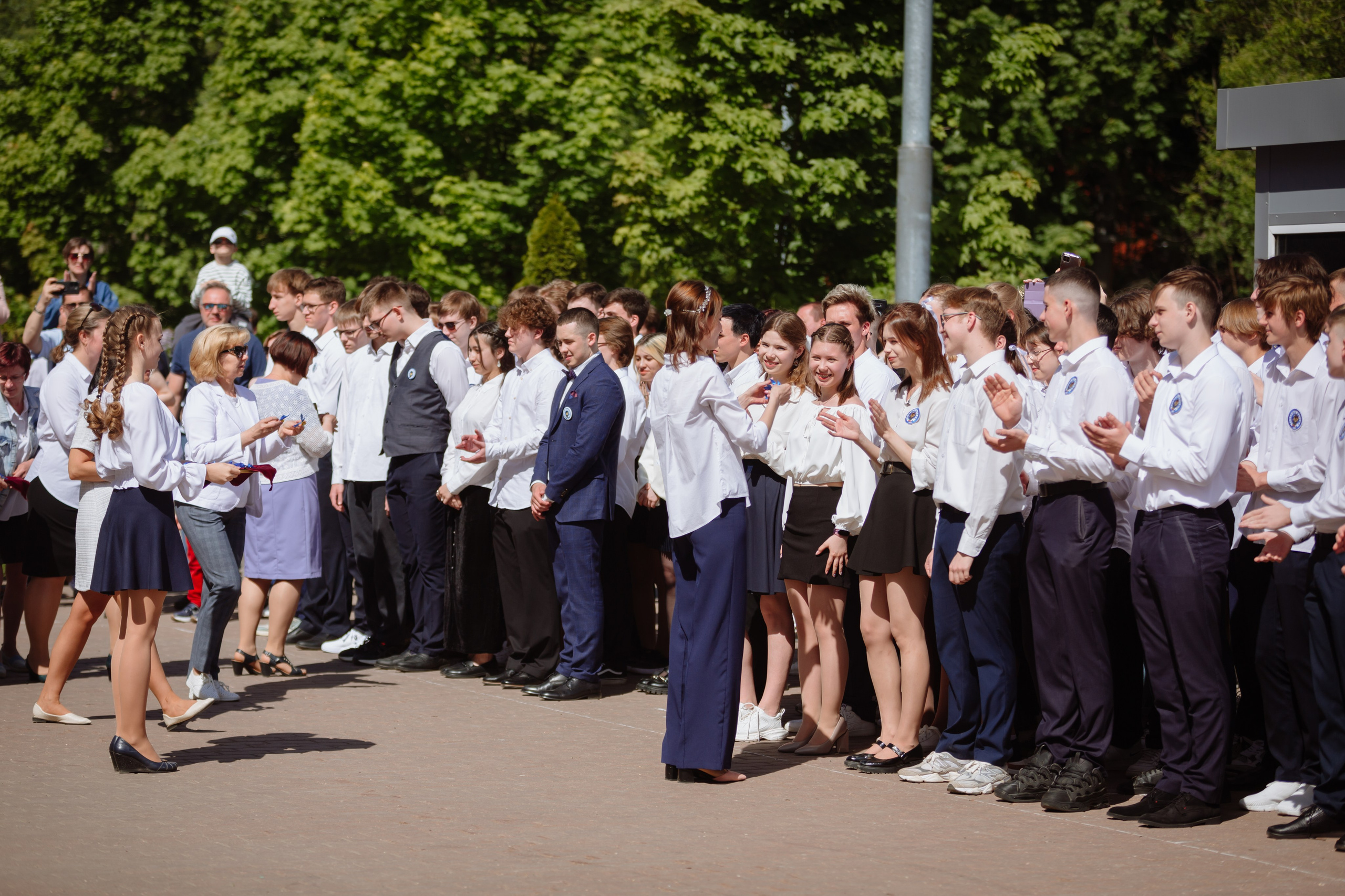 Последний звонок 2024 (2 часа фотосъемки). Профессиональный фотограф Надежда Антонова