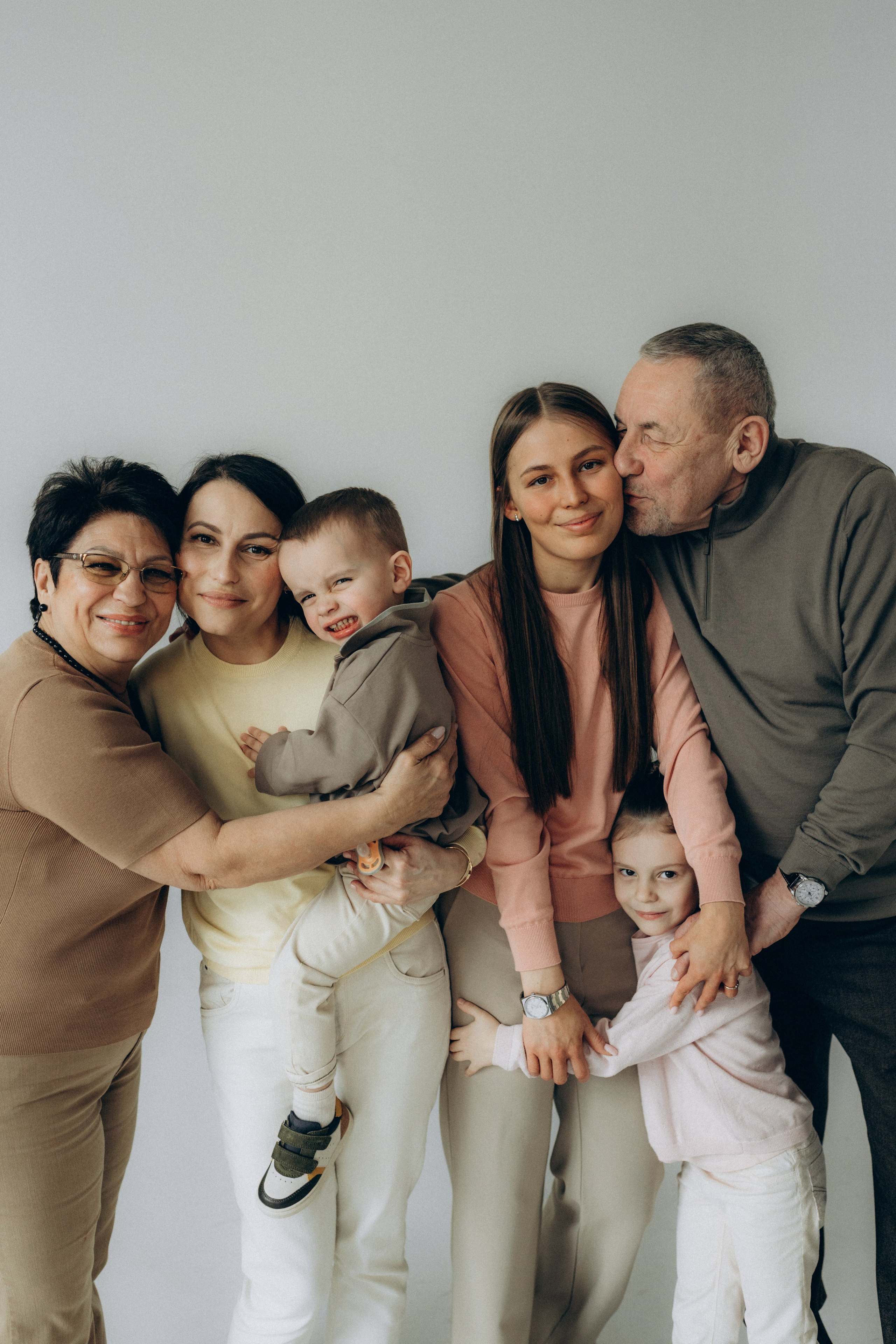 Семейная съёмка на циклораме. Фотограф НОГИНСК, Москва, Анастасия Белая