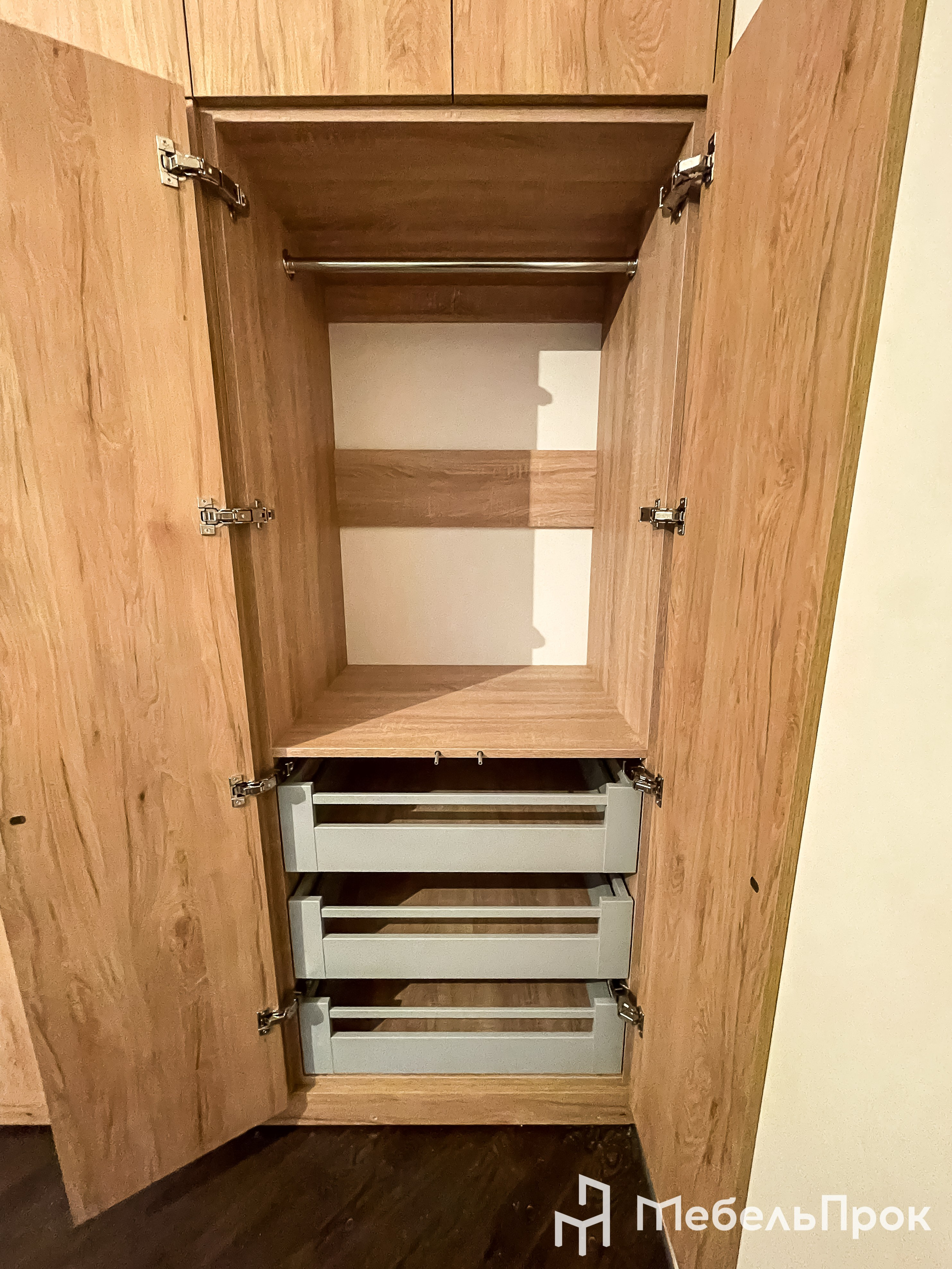 Шкафы распашные. Главная