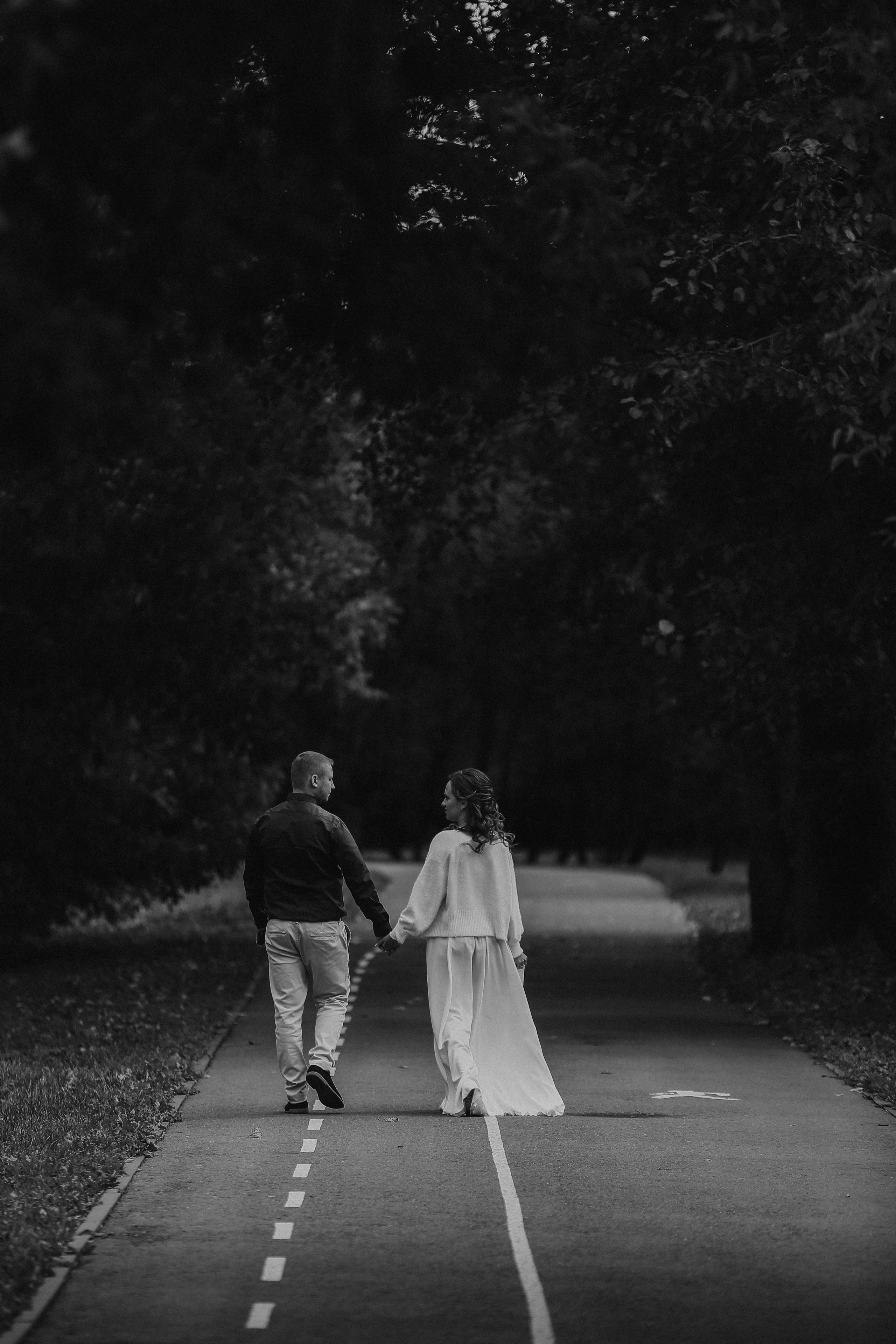 Свадебная прогулка в Ч\Б. Фотограф Антон Чупринин