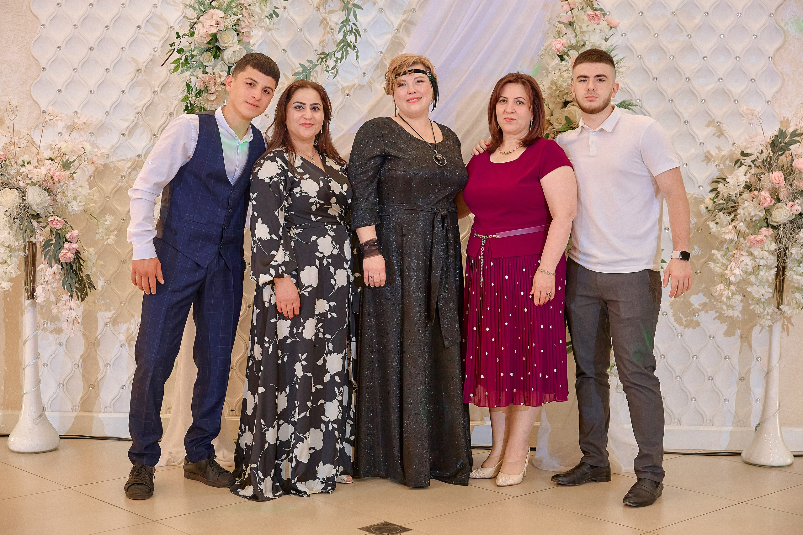 Портфолио репортажной фотосъёмки: Выпускной в ресторане «Император». Фотограф Яковлев Роман — Красноярск