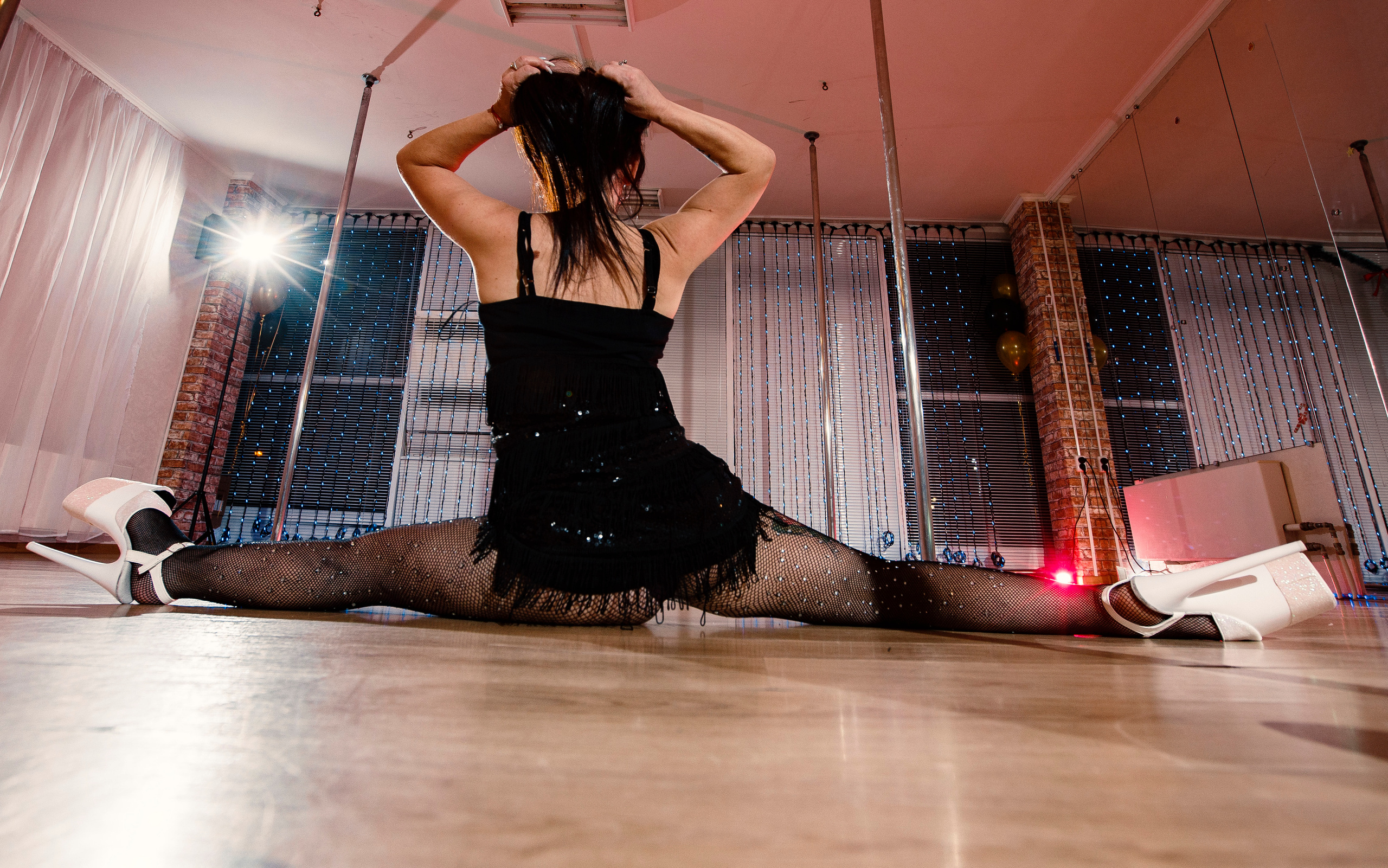 Mulen Rouge. Спасибо за проявленный интерес к моему творчеству! Меня зовут Россохат