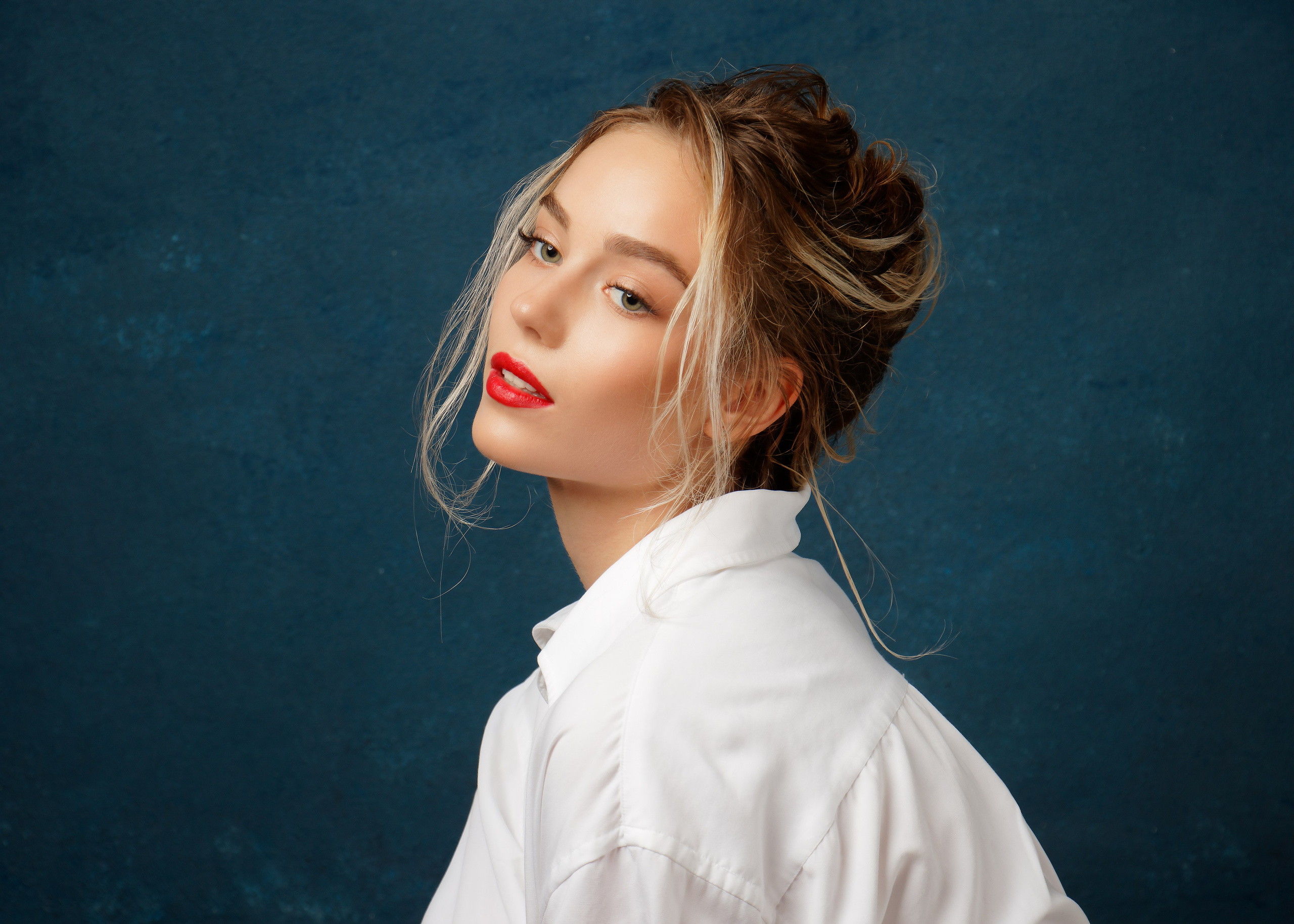 ЖЕНСКИЙ ПОРТРЕТ. Фотограф Владимир Роля