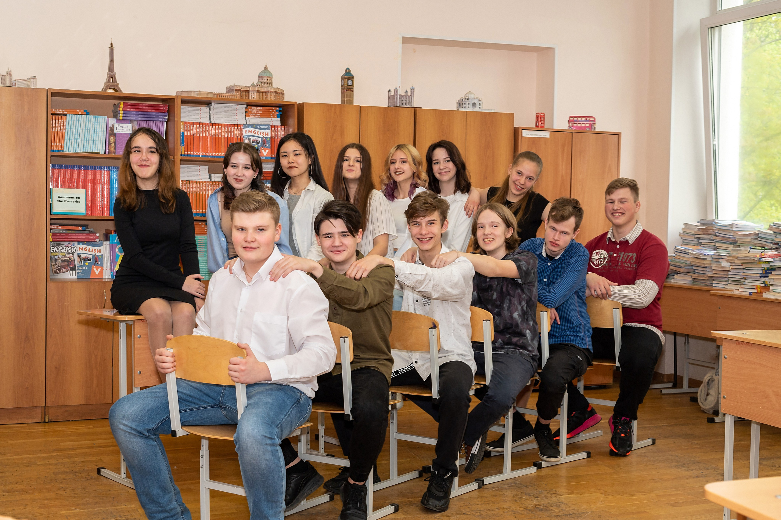 Фотосессия в классе и на территории школы. 9-И класс школа 1413. Детский и семейный фотограф г. Москва Оксана Катаджи